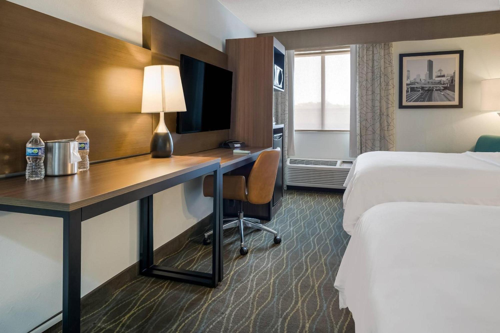 Queen Room Two Queen Beds Non-Smoking