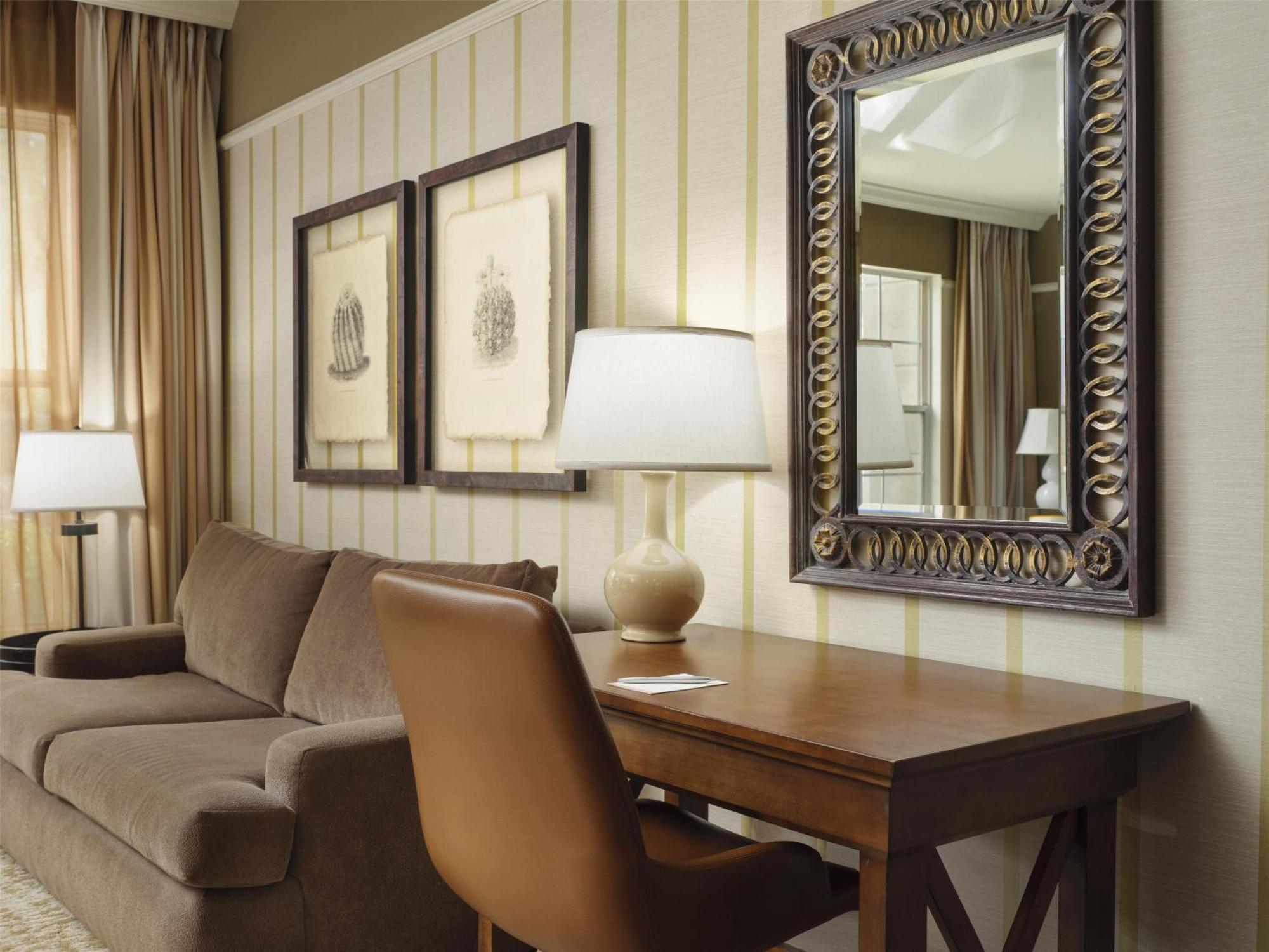 One-Bedroom Suite with Two Queen Beds