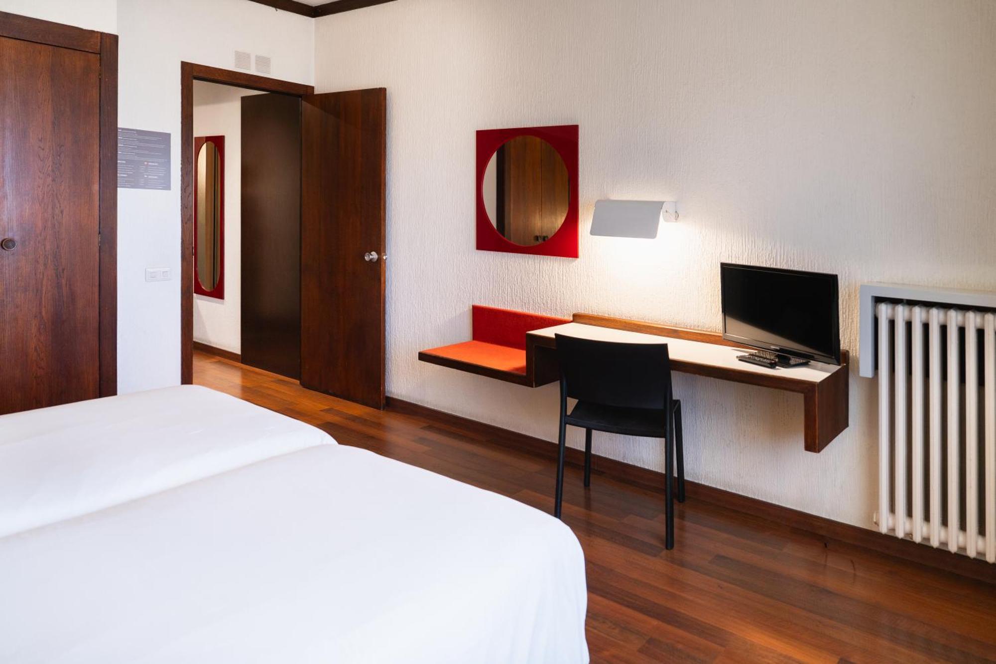 Triple Room,1765189144:JPEG