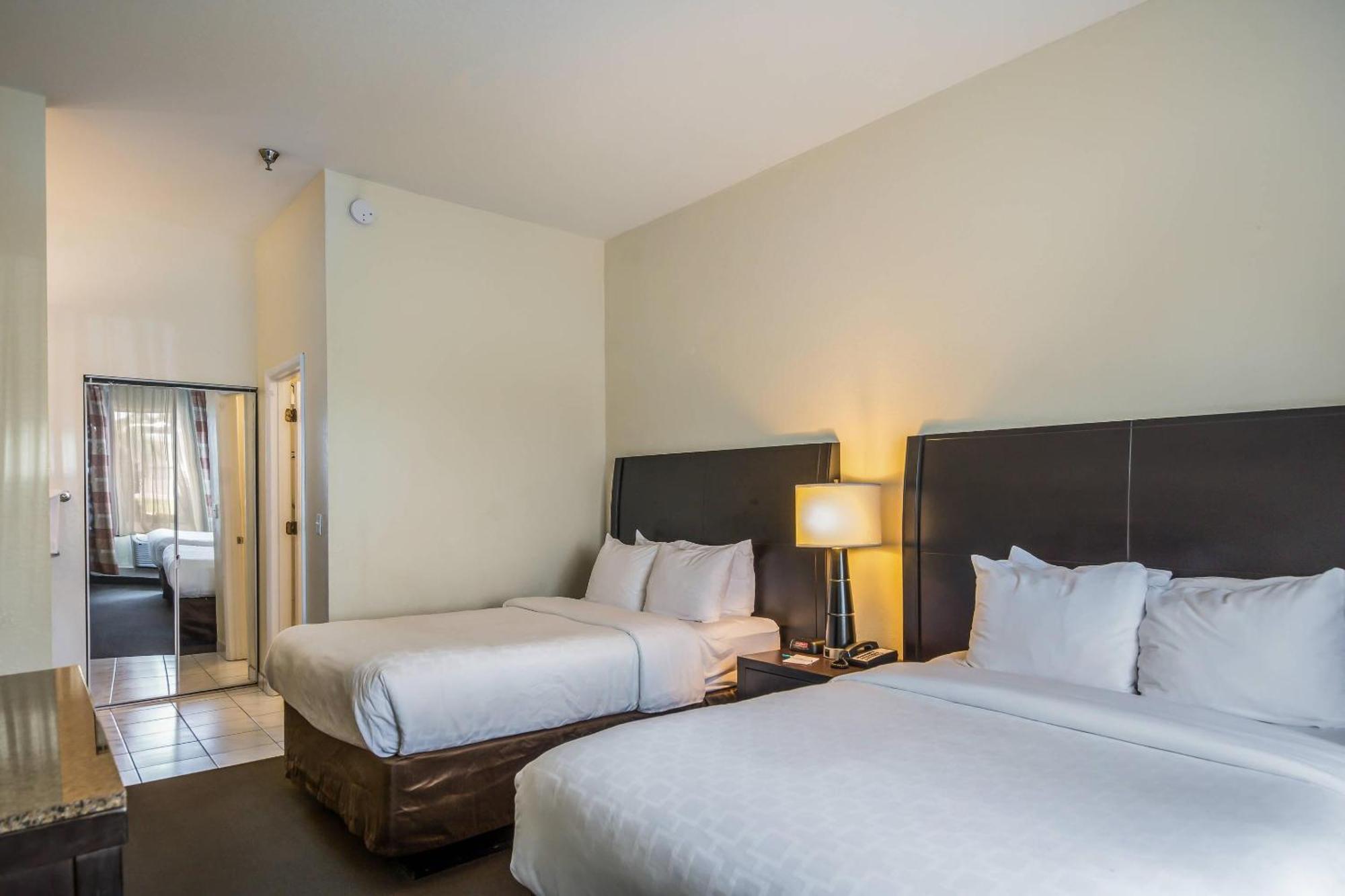 Suite Two Double Beds Non-Smoking or Interior Corridor