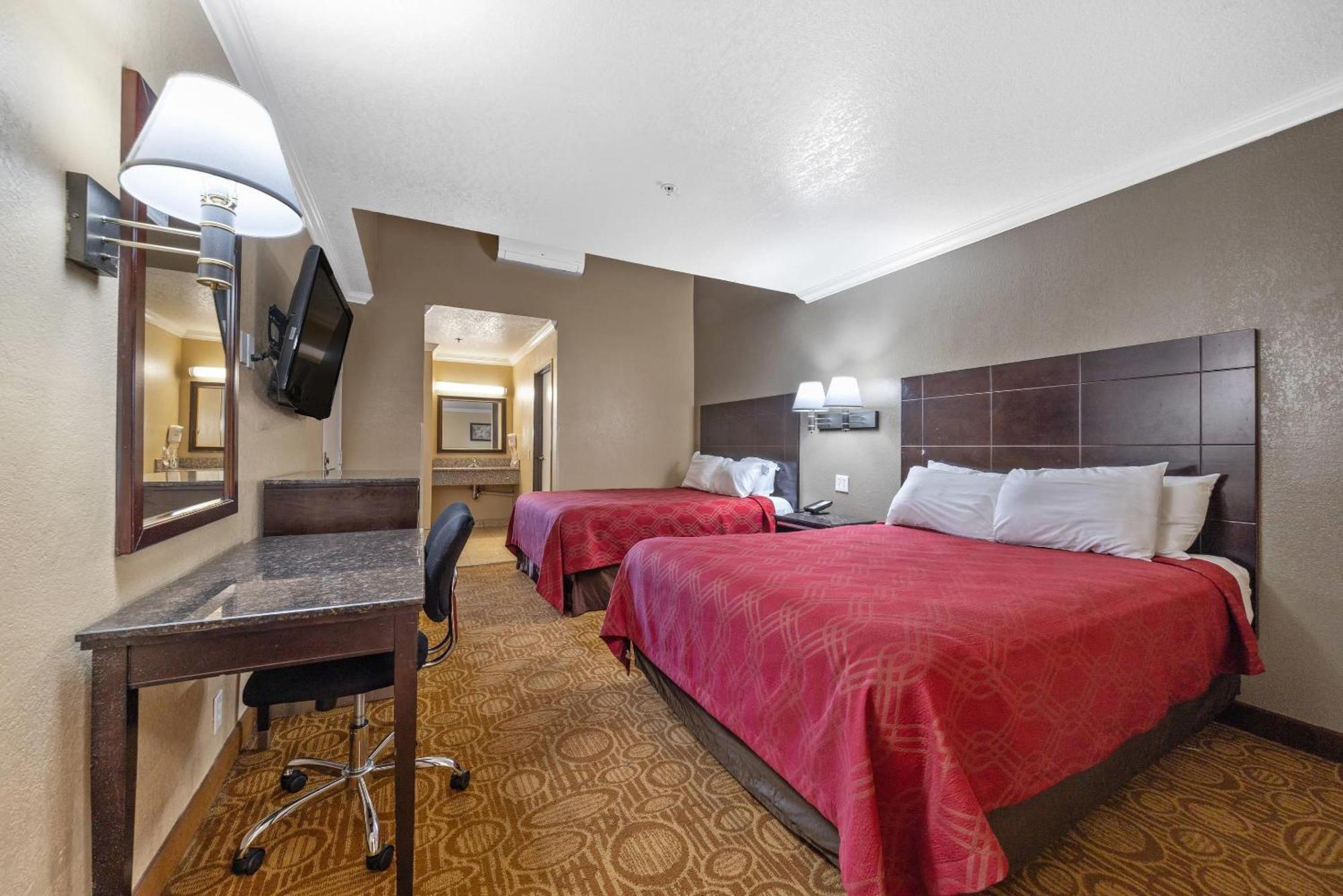 Queen Room Two Queen Beds Non-Smoking