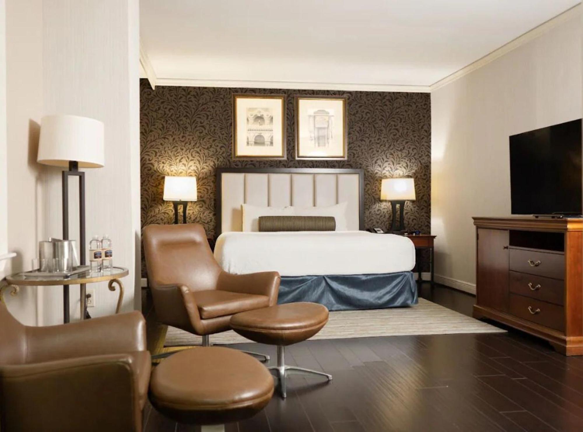 Deluxe King Room