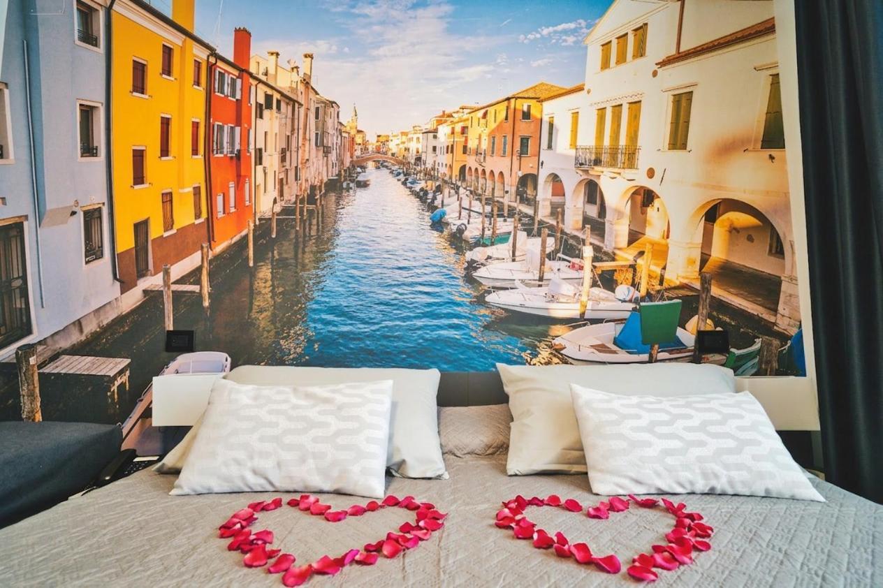 Double or Twin Room Side Sea View