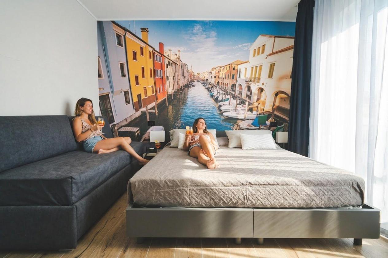 Double or Twin Room Side Sea View