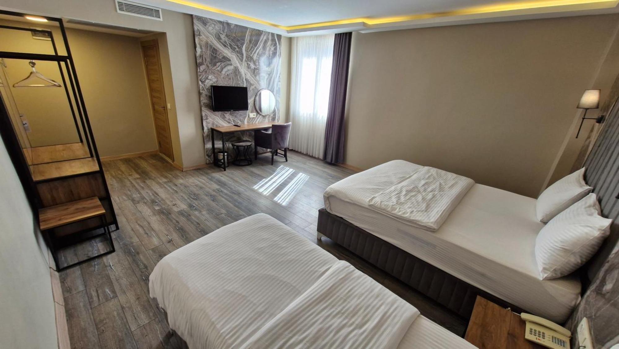 Comfort Triple Room