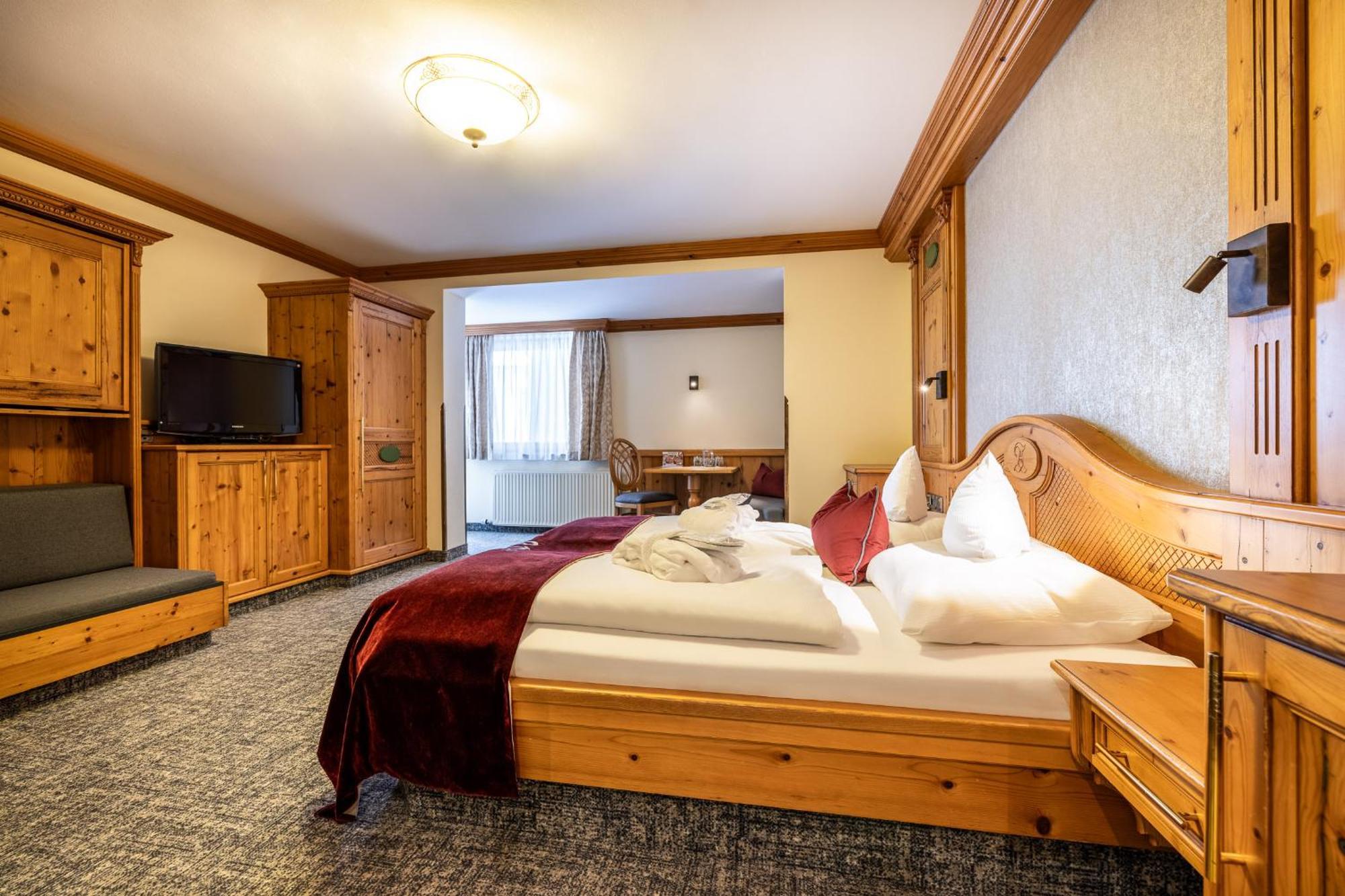 Deluxe Family Room