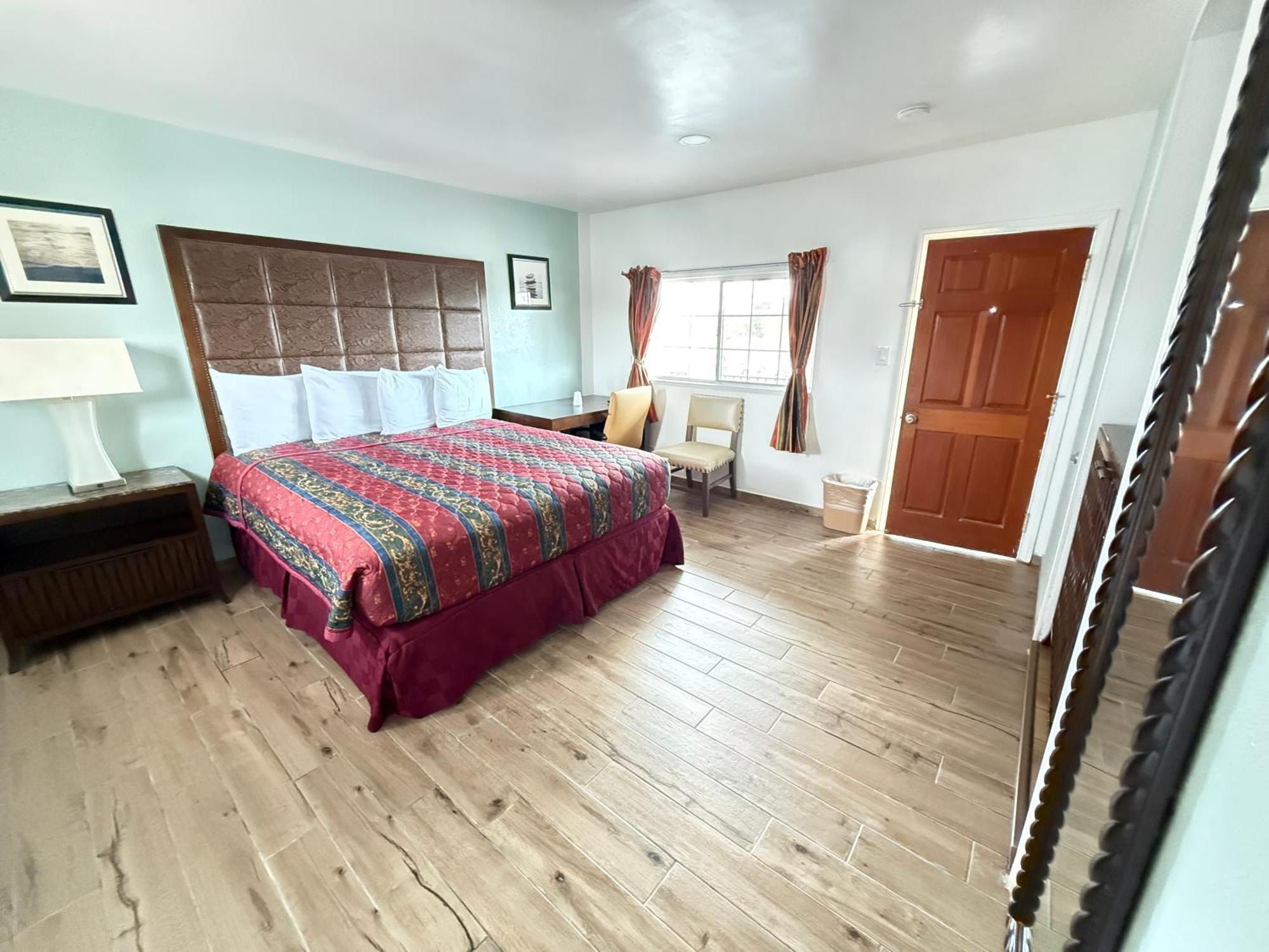 King Room Kitchenette