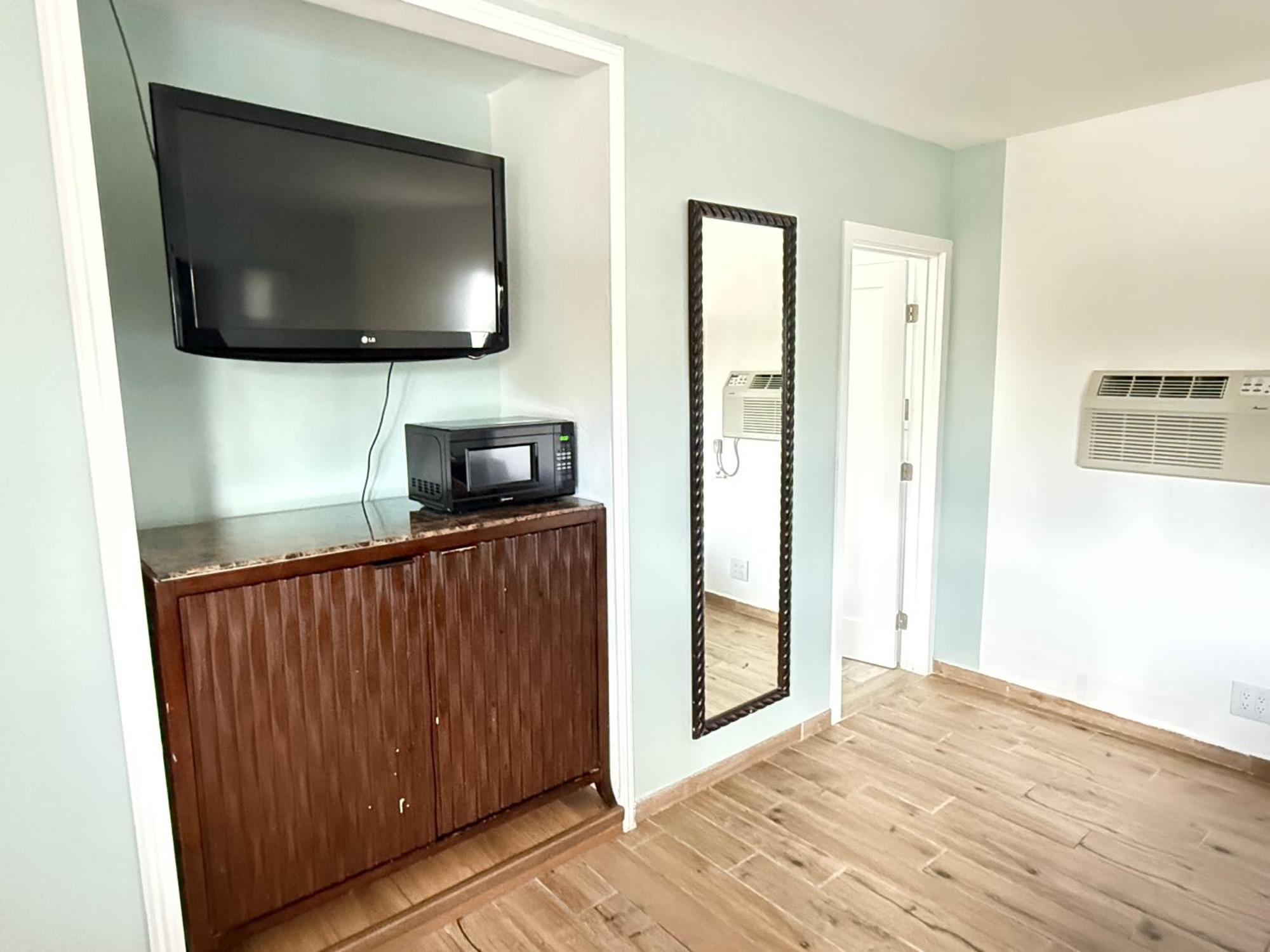 King Room Kitchenette