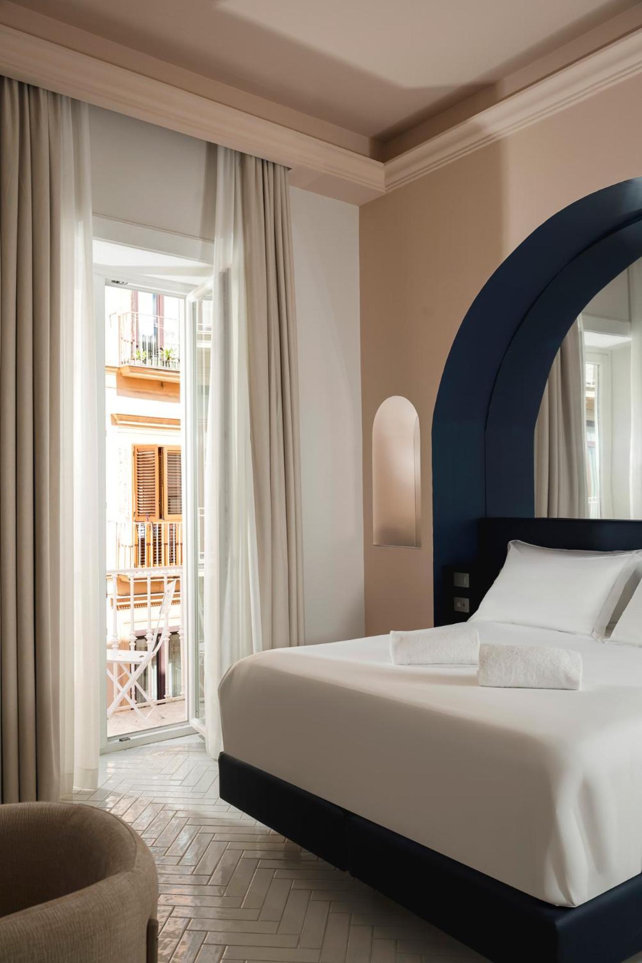 Deluxe Double or Twin Room City View