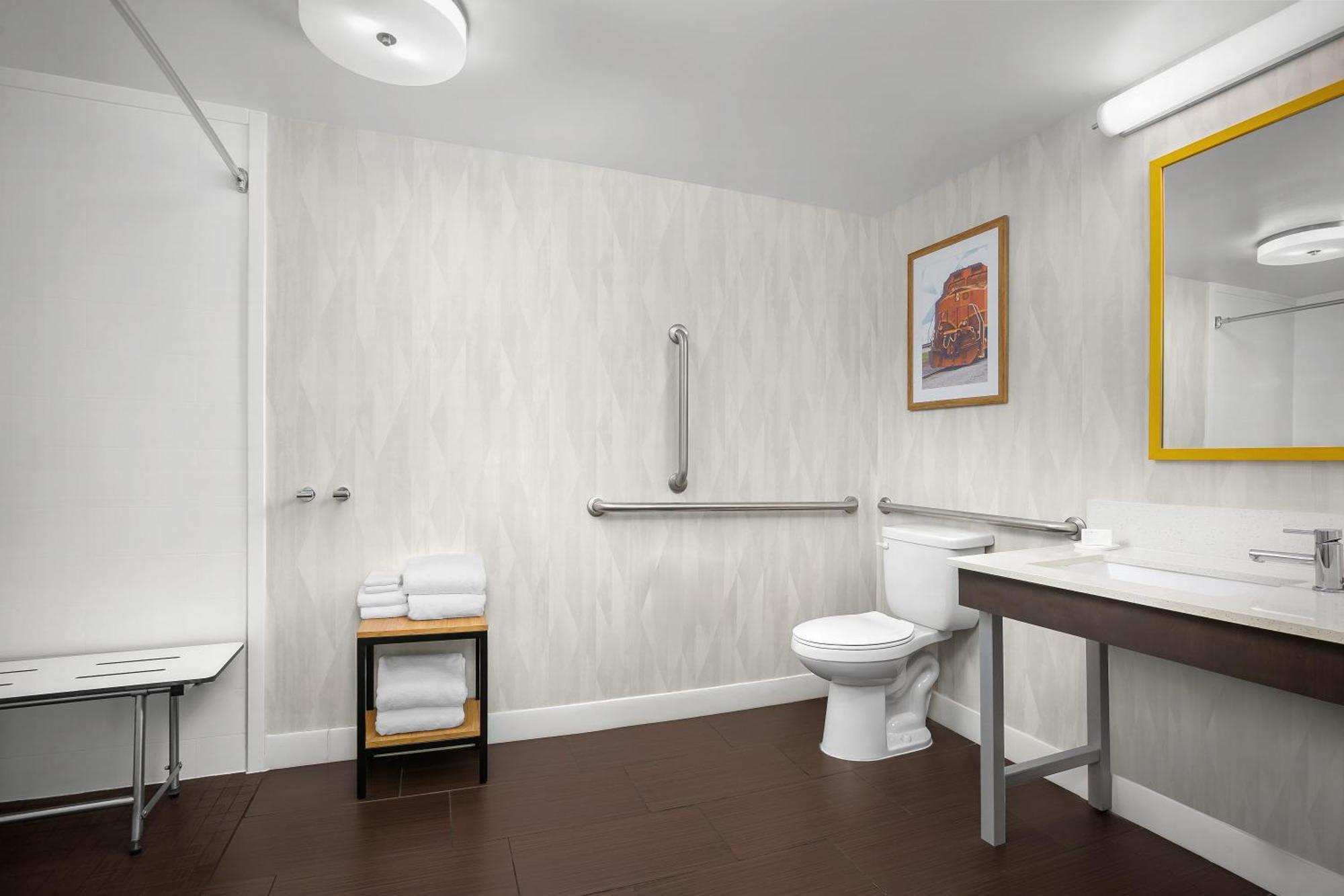 King Suite with Roll-In Shower - Mobility and Hearing Access/Non-Smoking