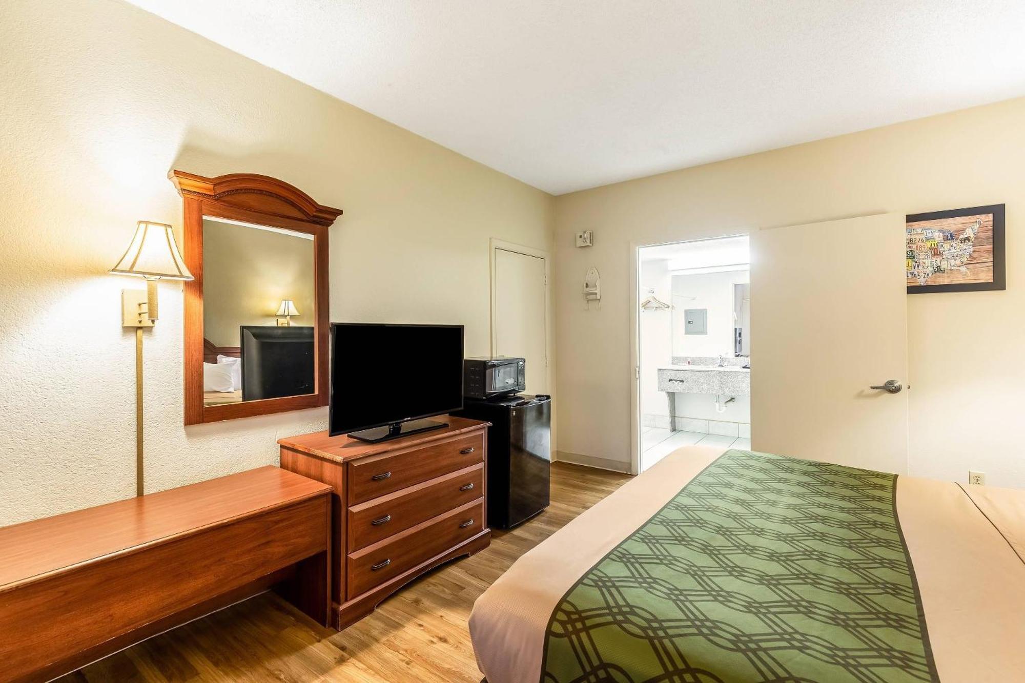 King Room - Accessible/Non-Smoking