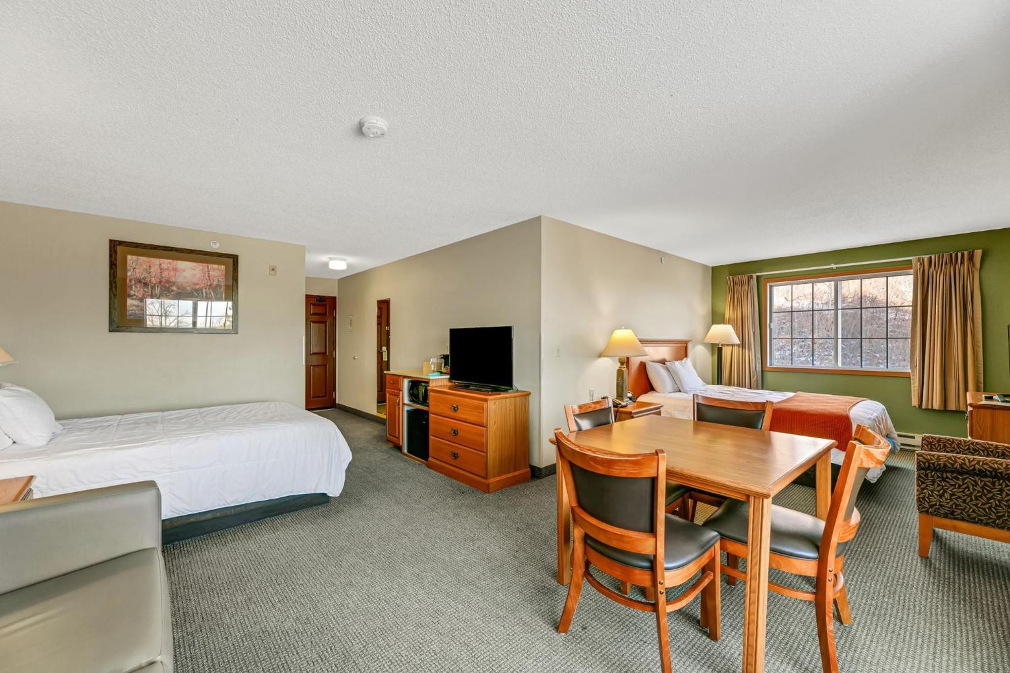 Queen Room Two Queen Beds