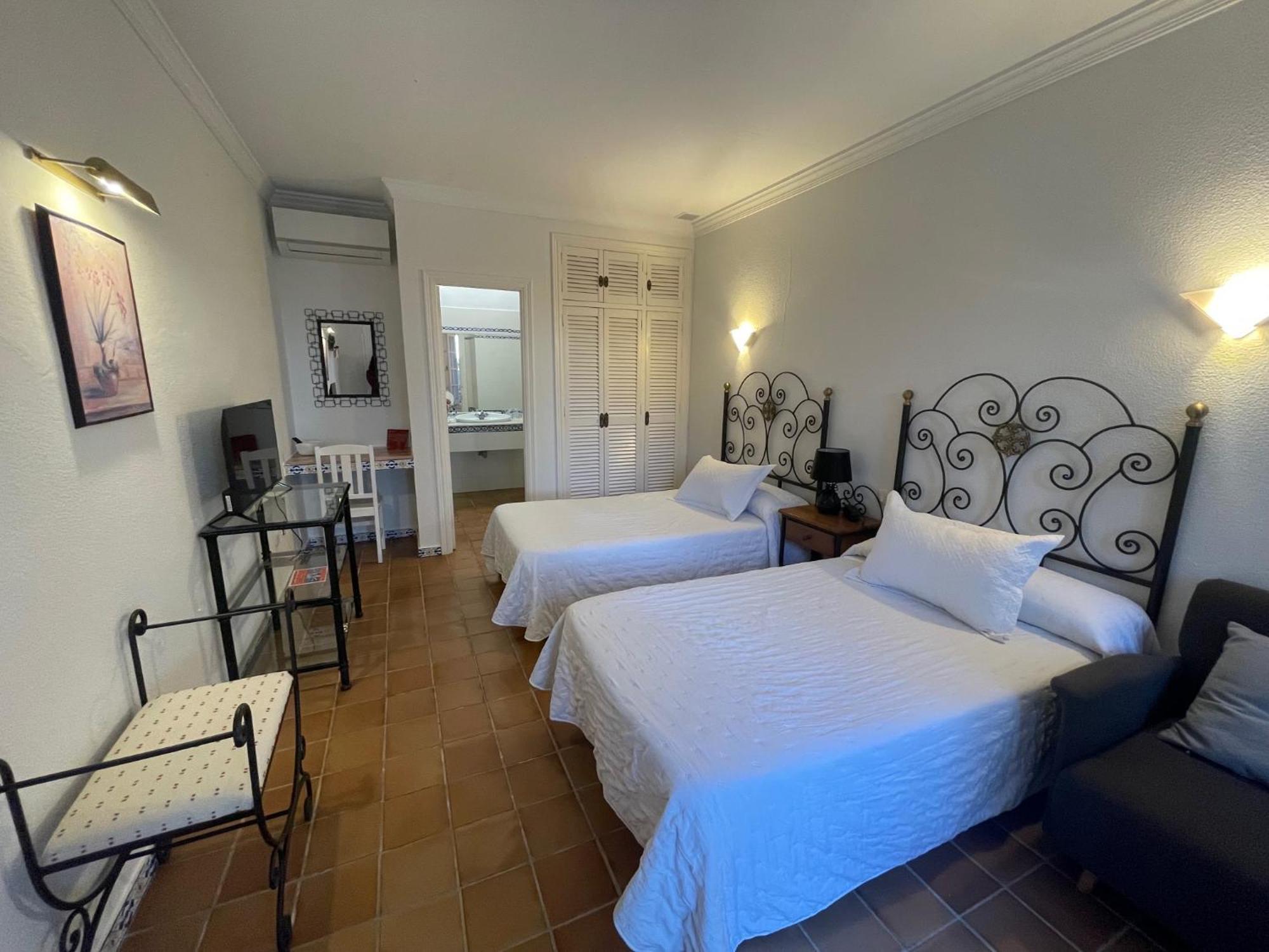 Double or Twin Room Garden View
