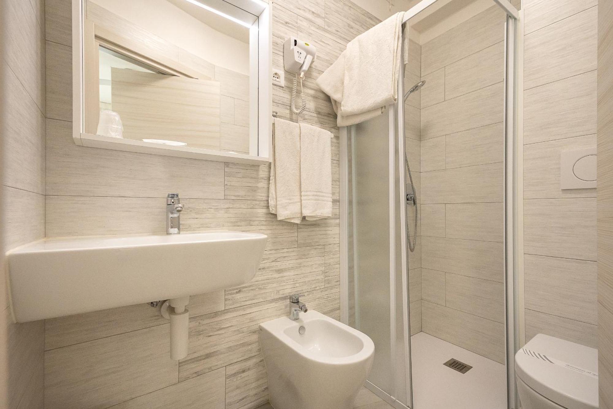 Double or Twin Room Balcony Partial Sea View