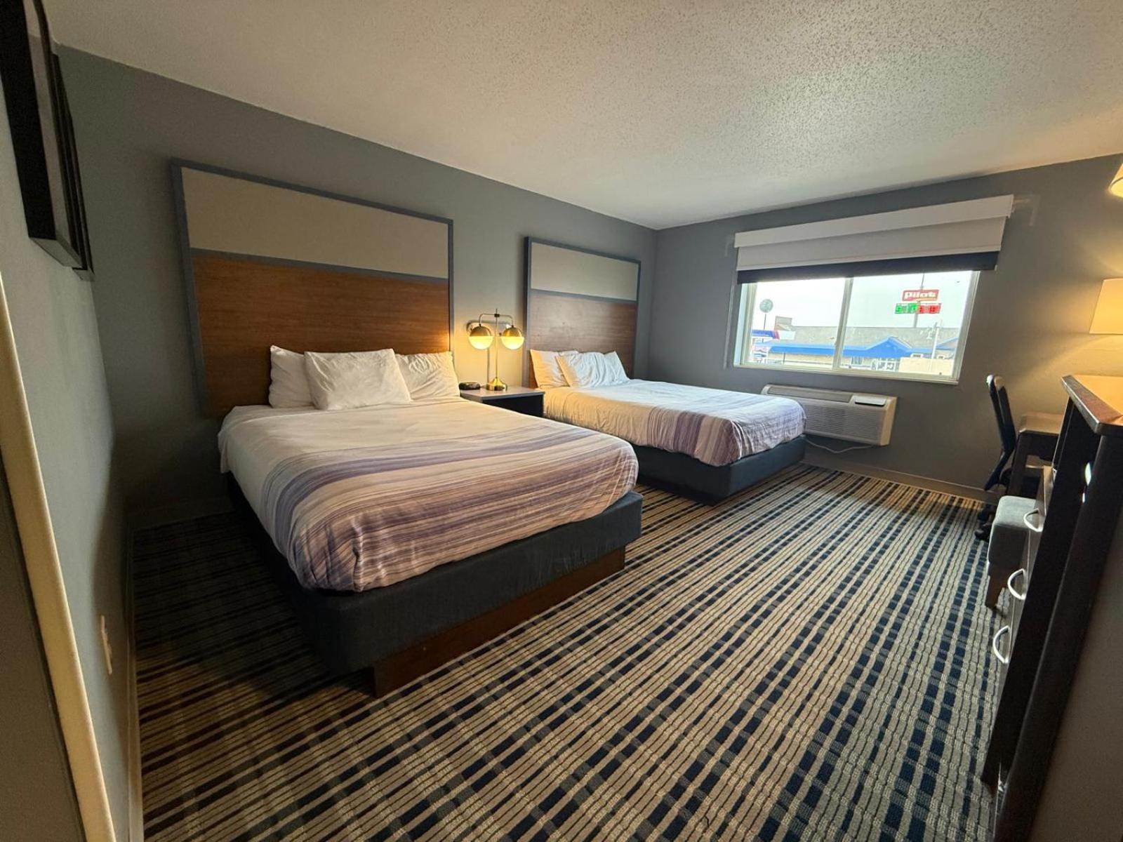 Queen Room Two Queen Beds Non-Smoking