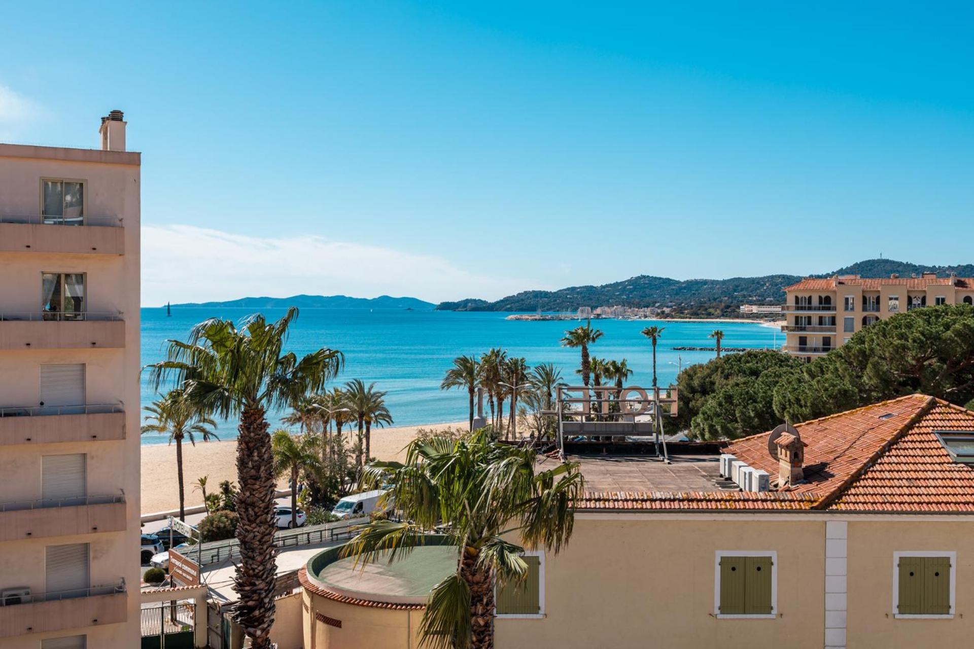 Confort Room Balcony Partial Sea View