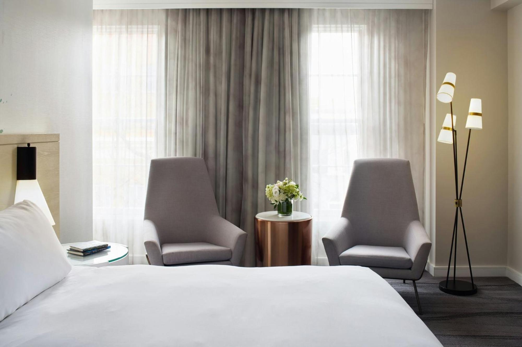 Corner King Guest Room