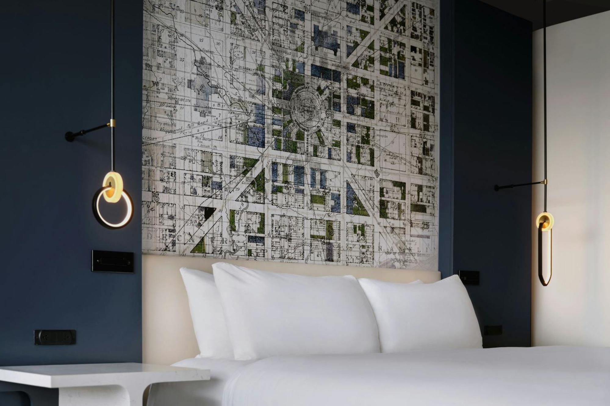 Deluxe King Room City View