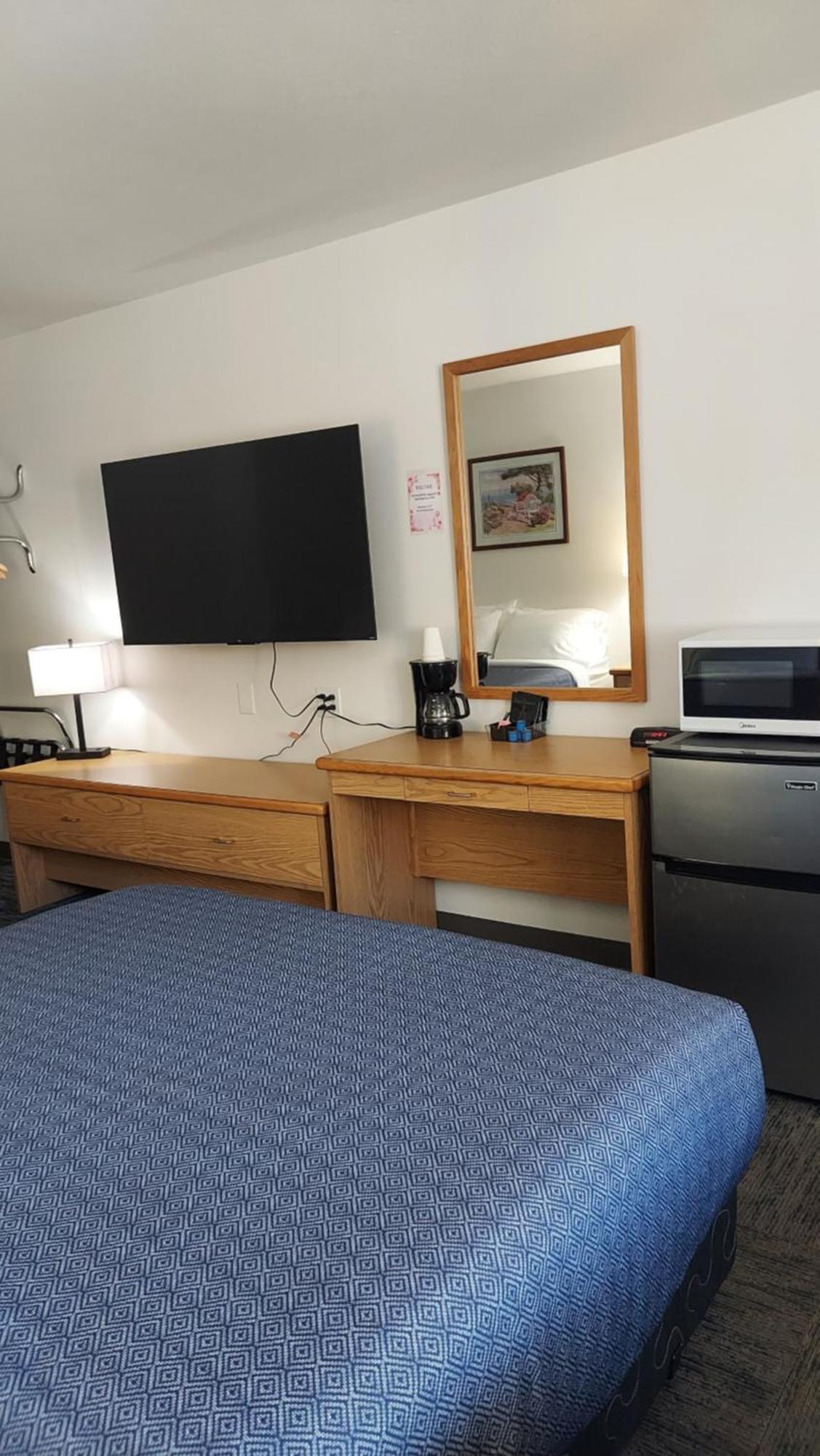 Queen Room Two Queen Beds