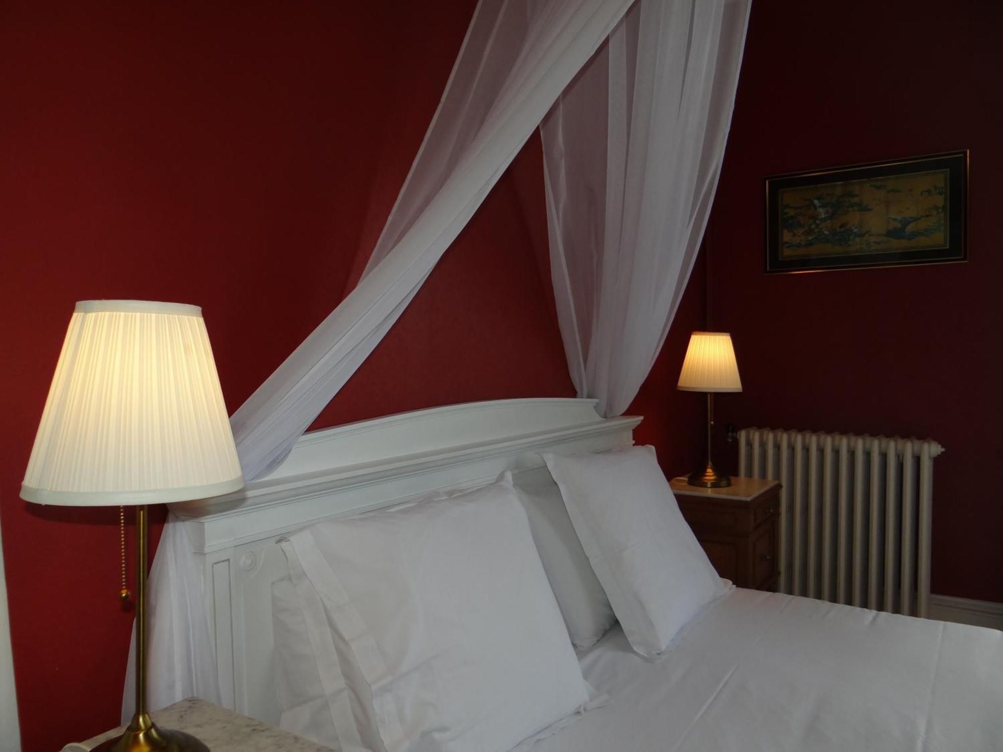 Deluxe Double Room Bath