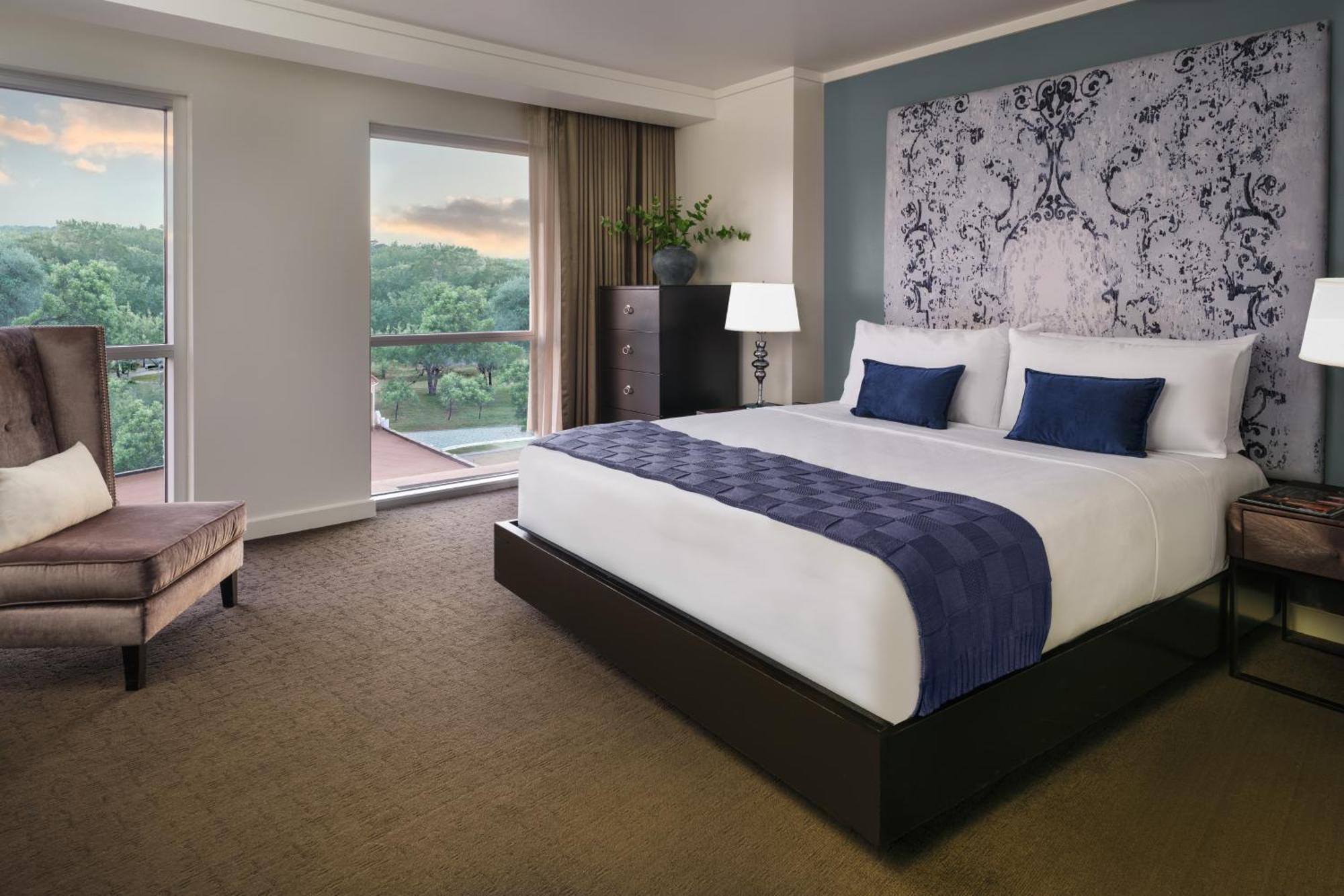 Deluxe King Room