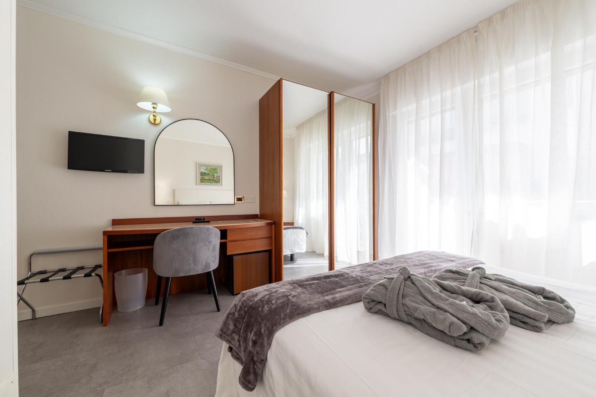Double or Twin Room Pool View