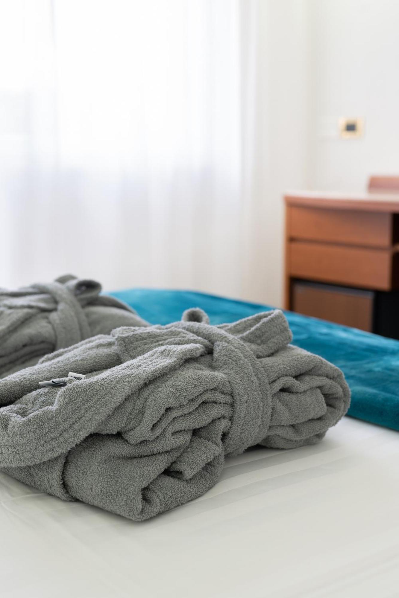 Double or Twin Room partial Lake View