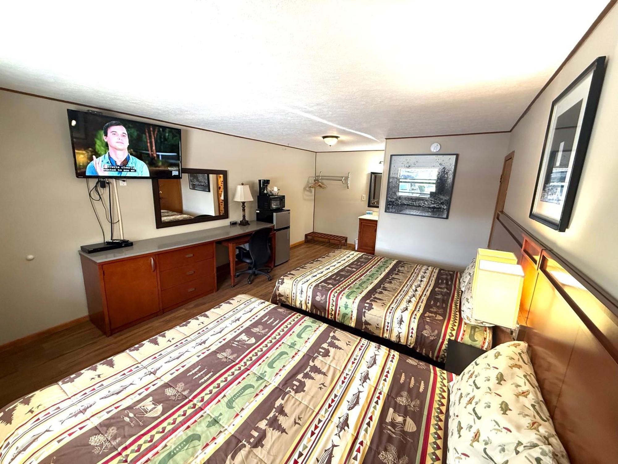 Standard Queen Room