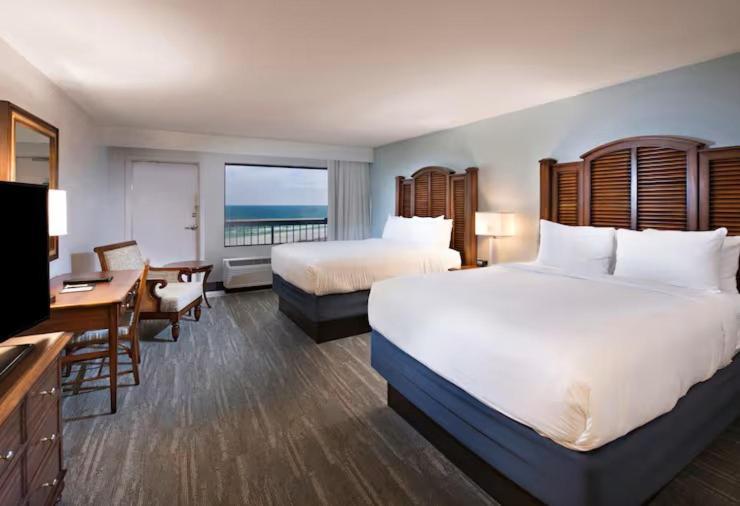 Deluxe Queen Room with Gulf View and Balcony,1765355605:JPEG
