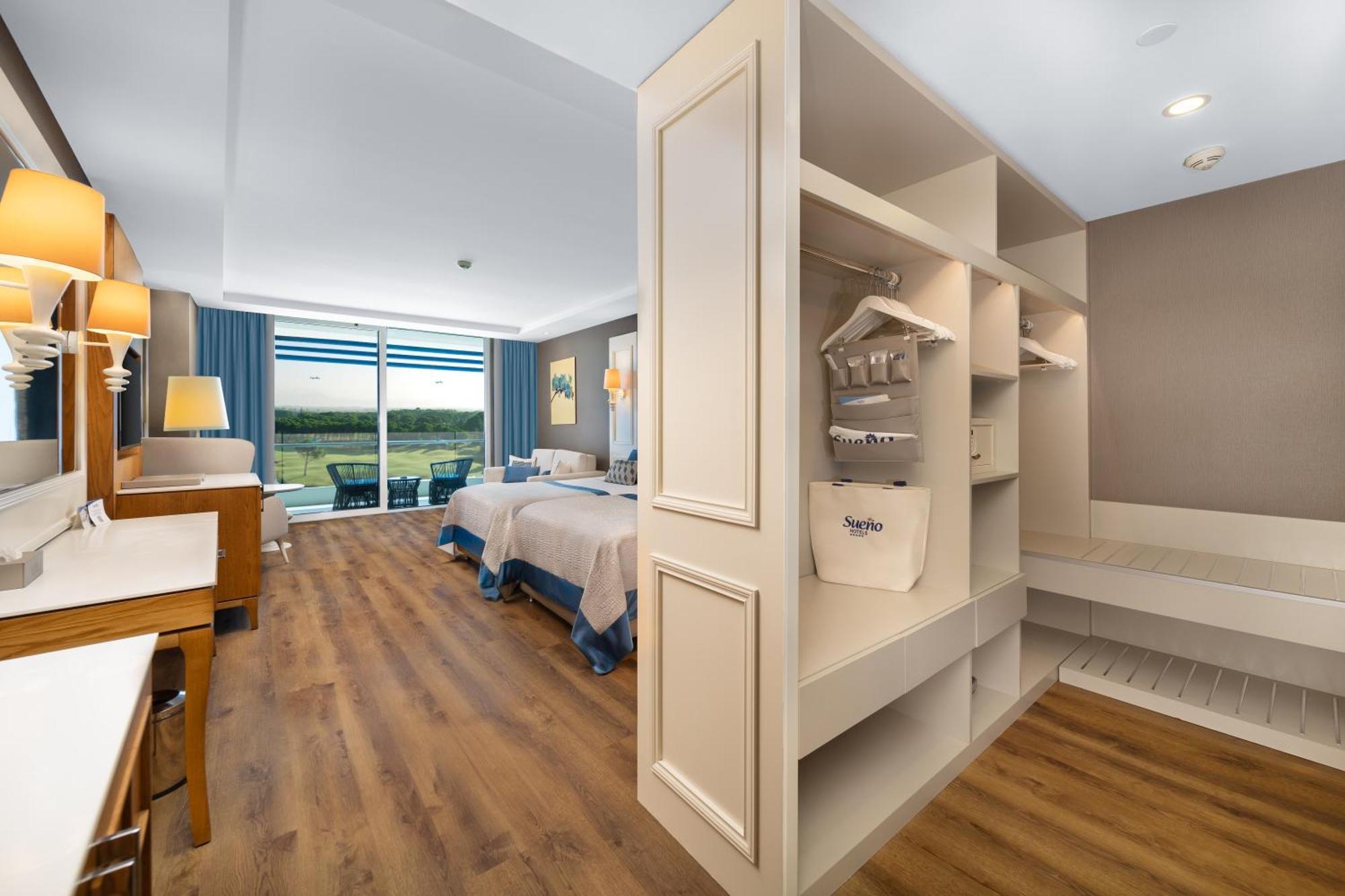 Deluxe Room Land Golf View