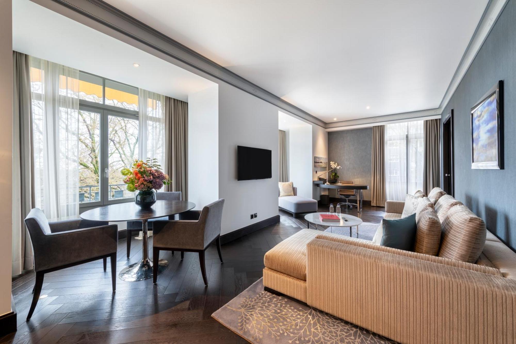 Savoy Suite