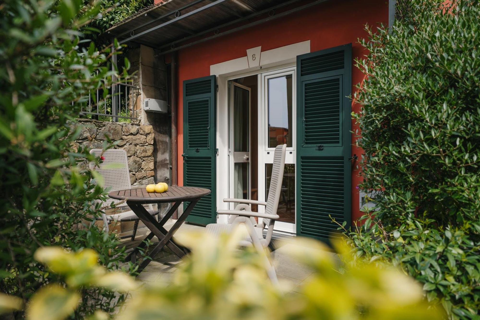 Standard Double or Twin Room Garden View