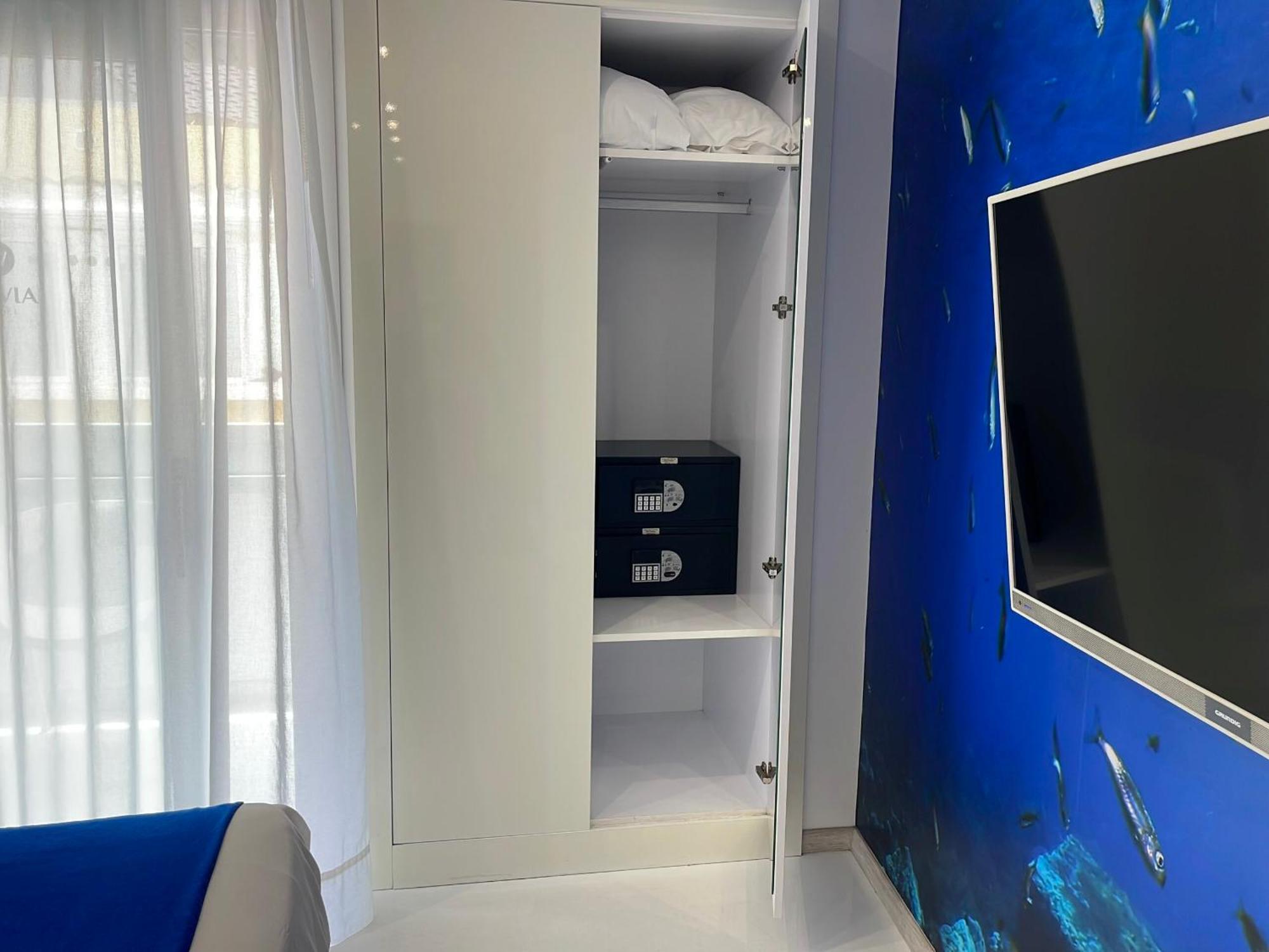 Double Room,1765388770:JPEG