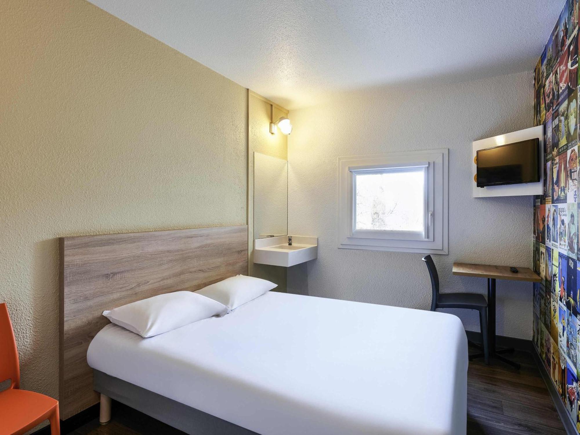 Tandem Room