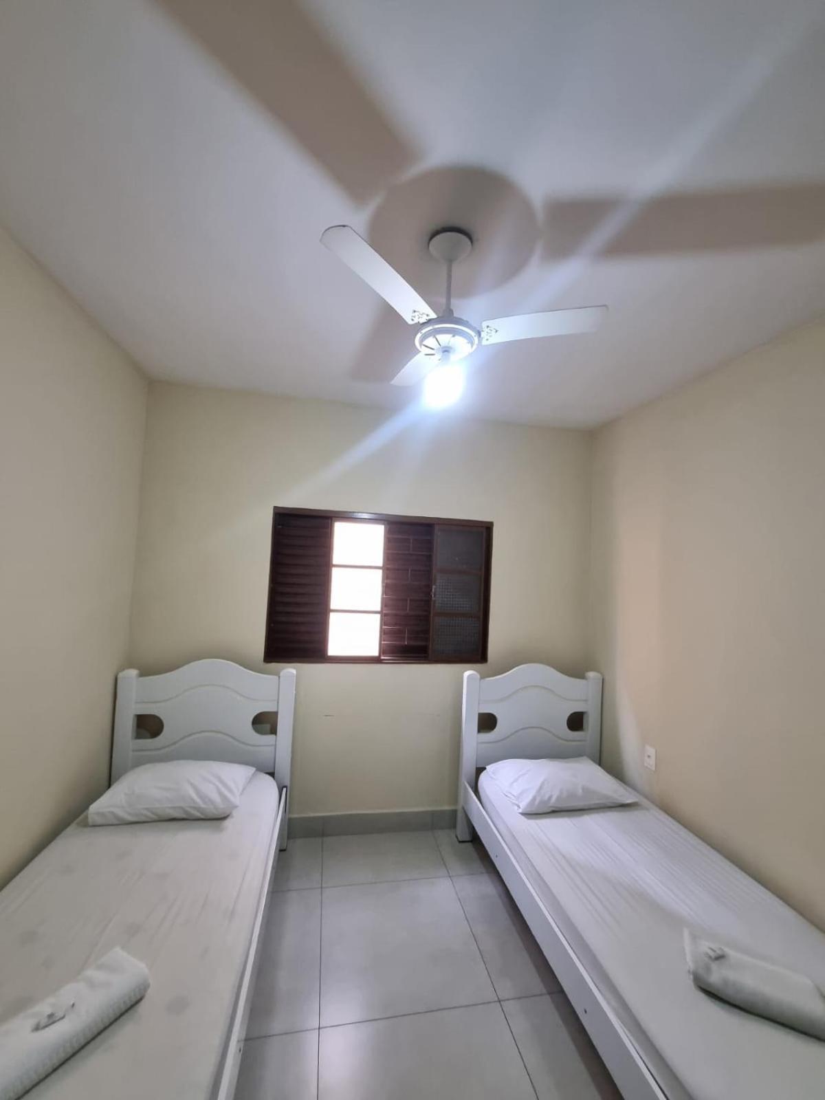 Quarto Individual com Banheiro Compartilhado