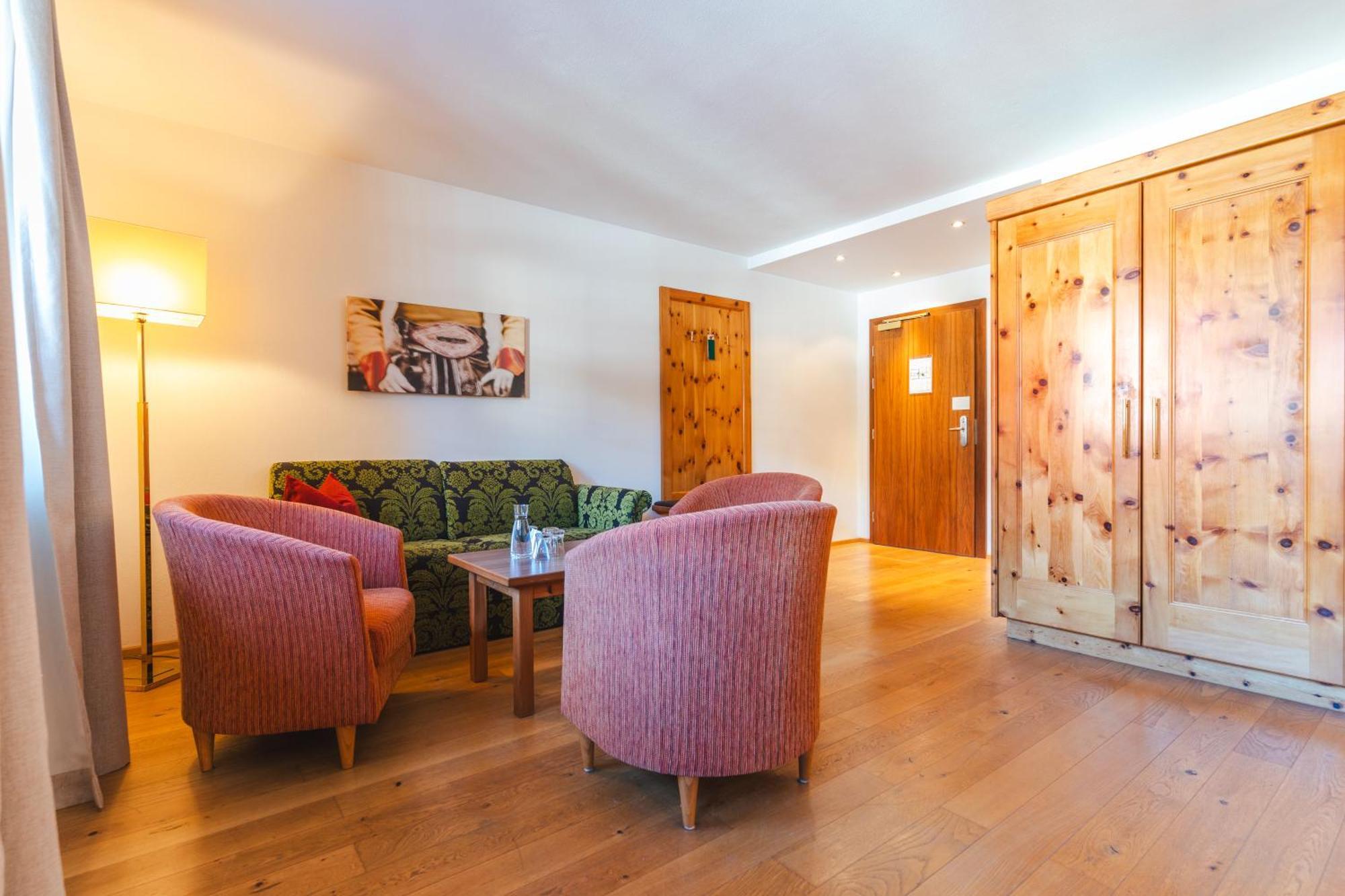 Deluxe Family Suite Street View