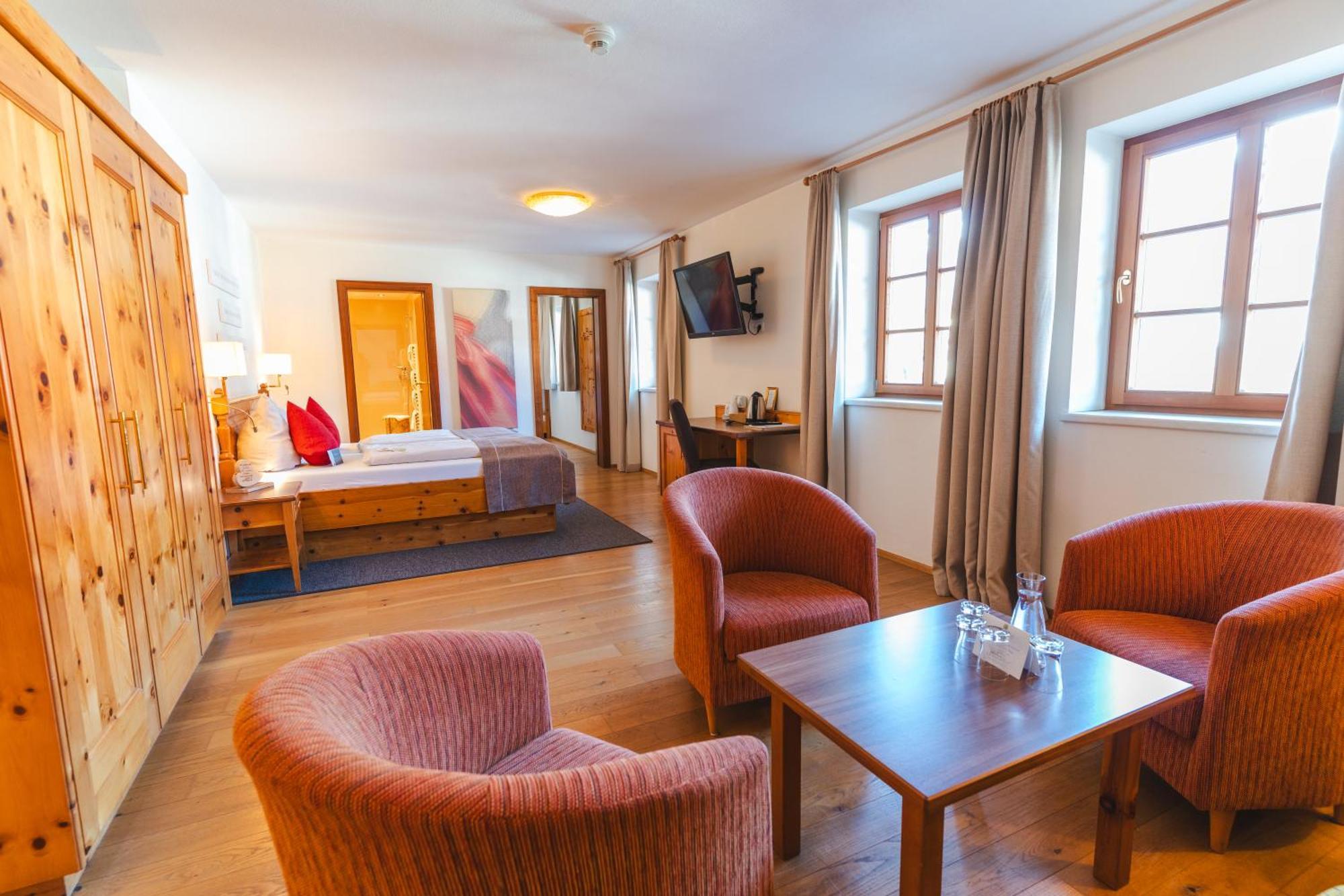 Deluxe Family Suite Street View