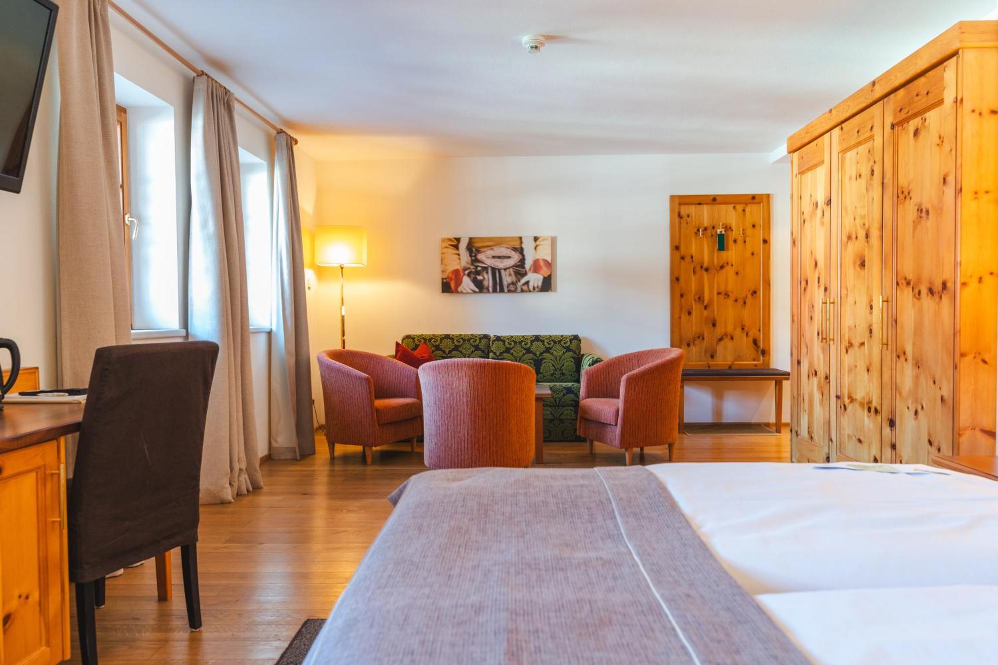 Deluxe Family Suite Street View
