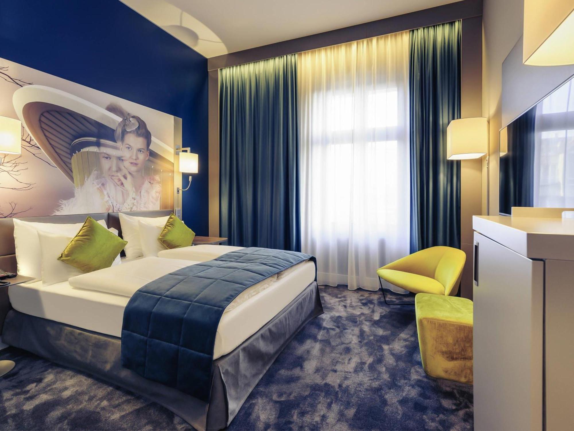Standard Queen Room