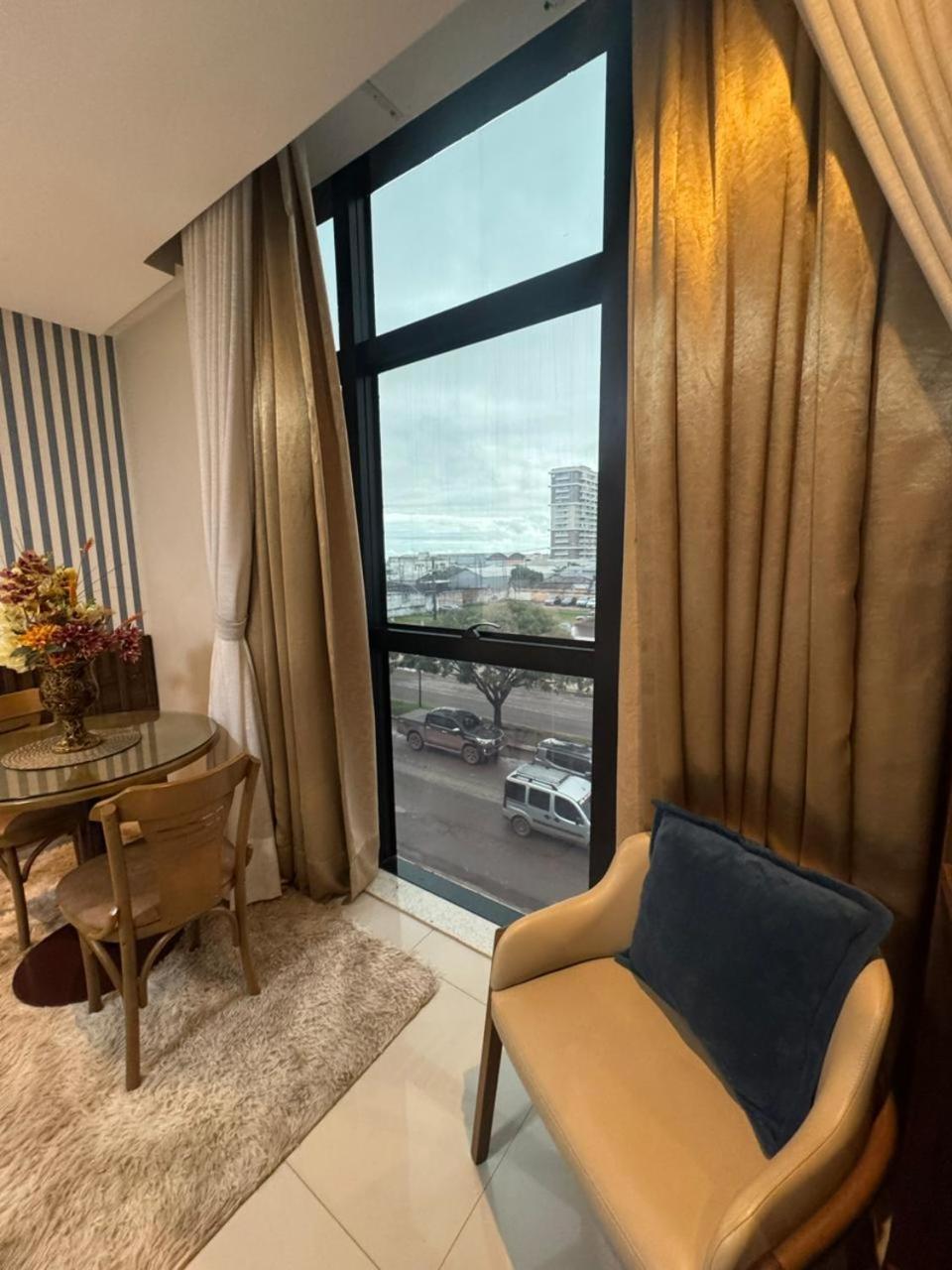 Deluxe Queen Suite