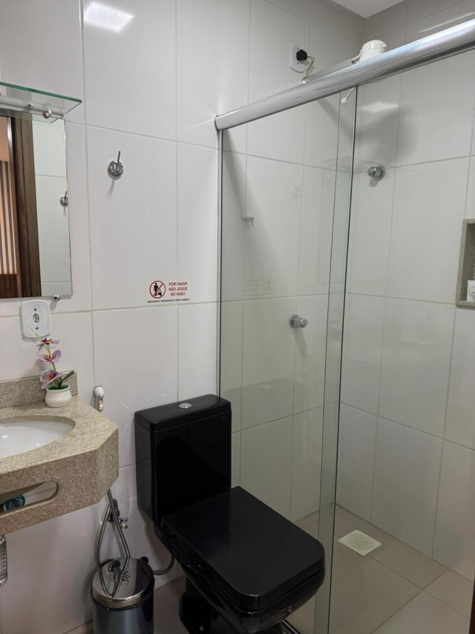 Deluxe Queen Suite