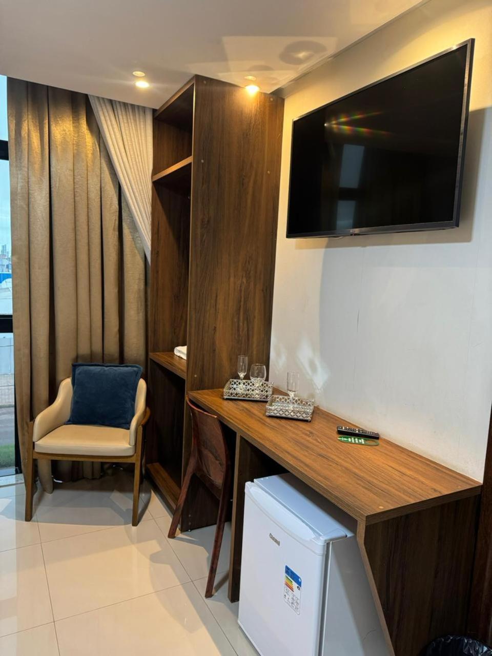 Deluxe Queen Suite