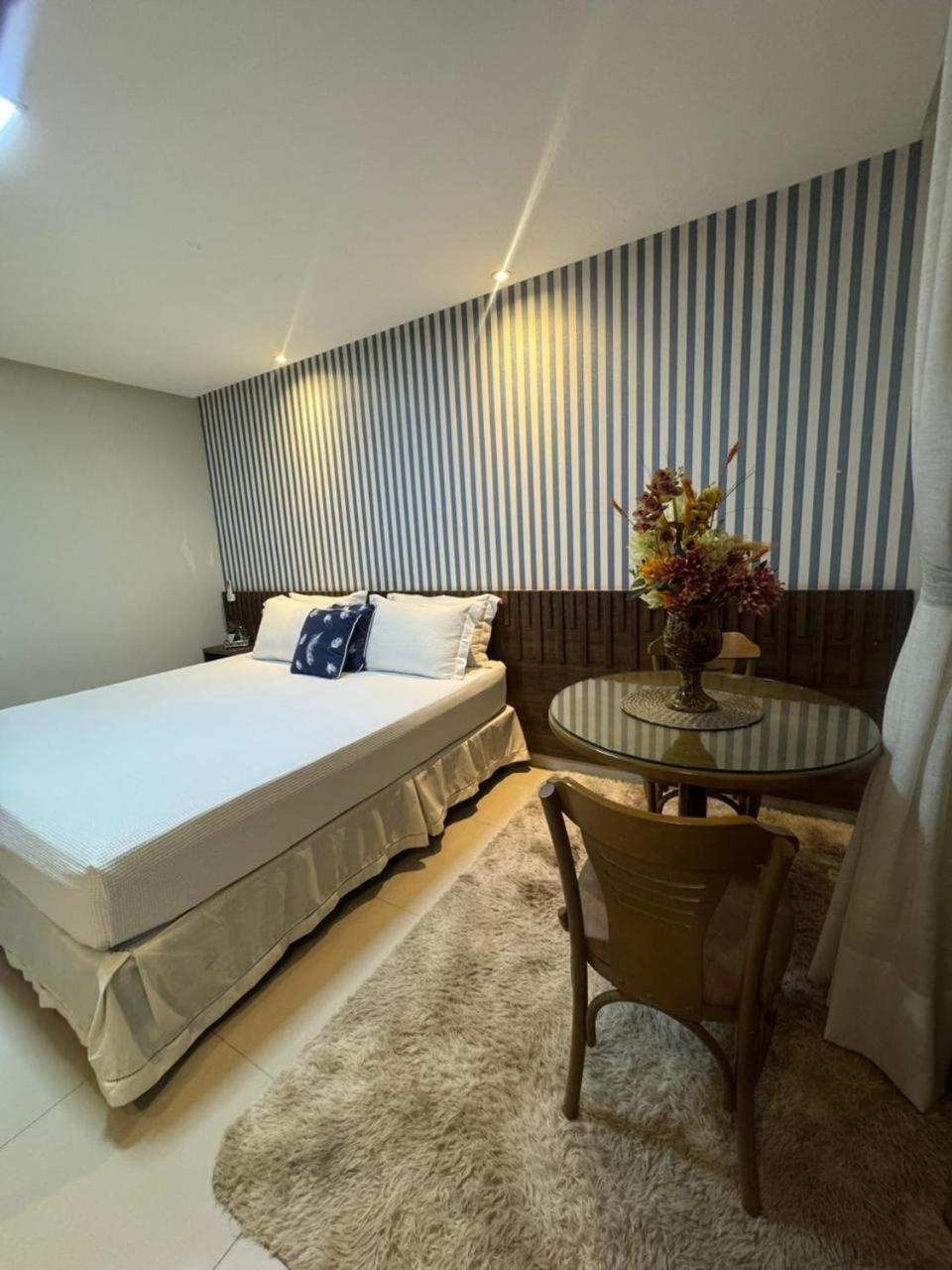 Deluxe Queen Suite