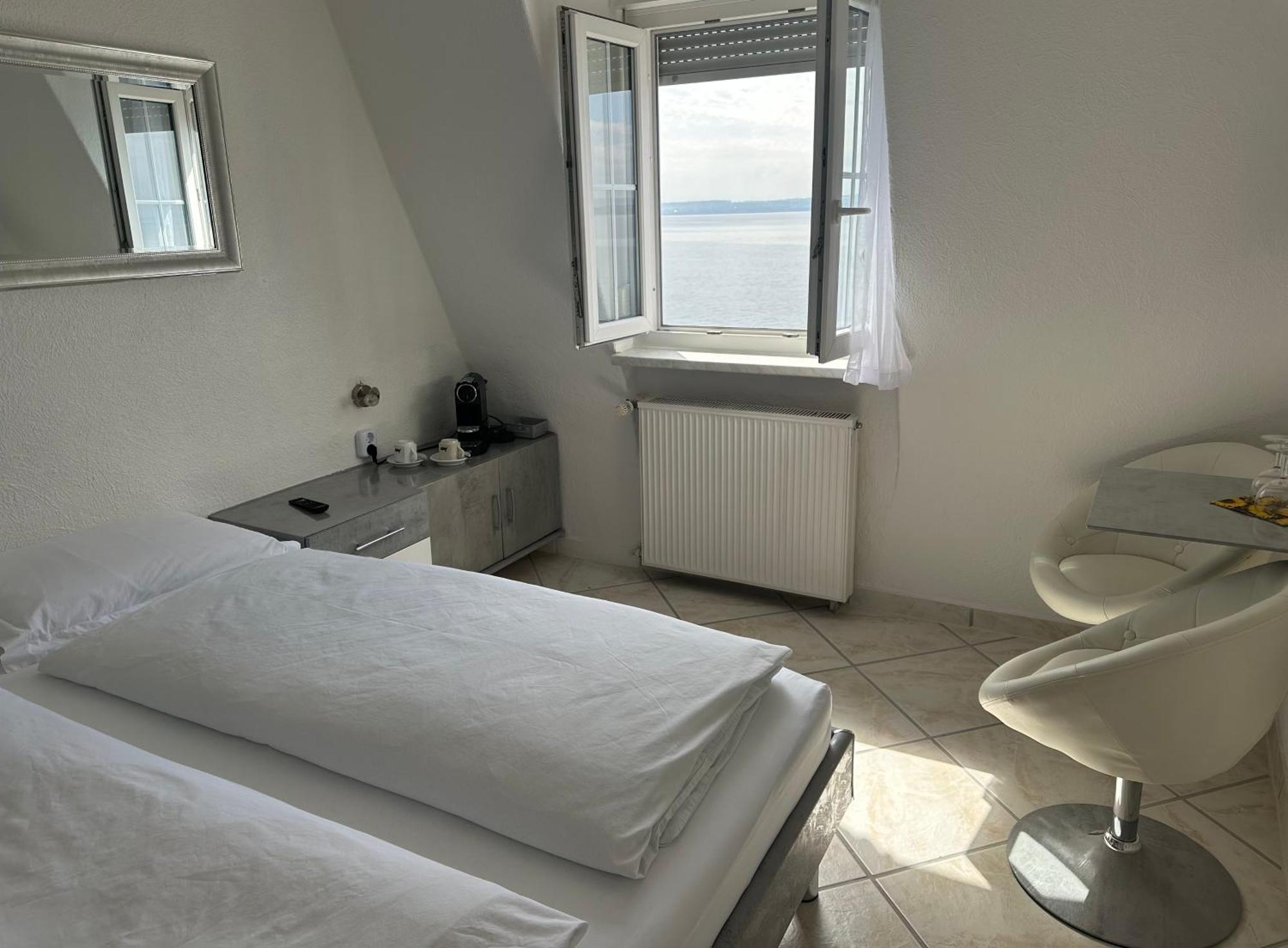 Double Room Lake View