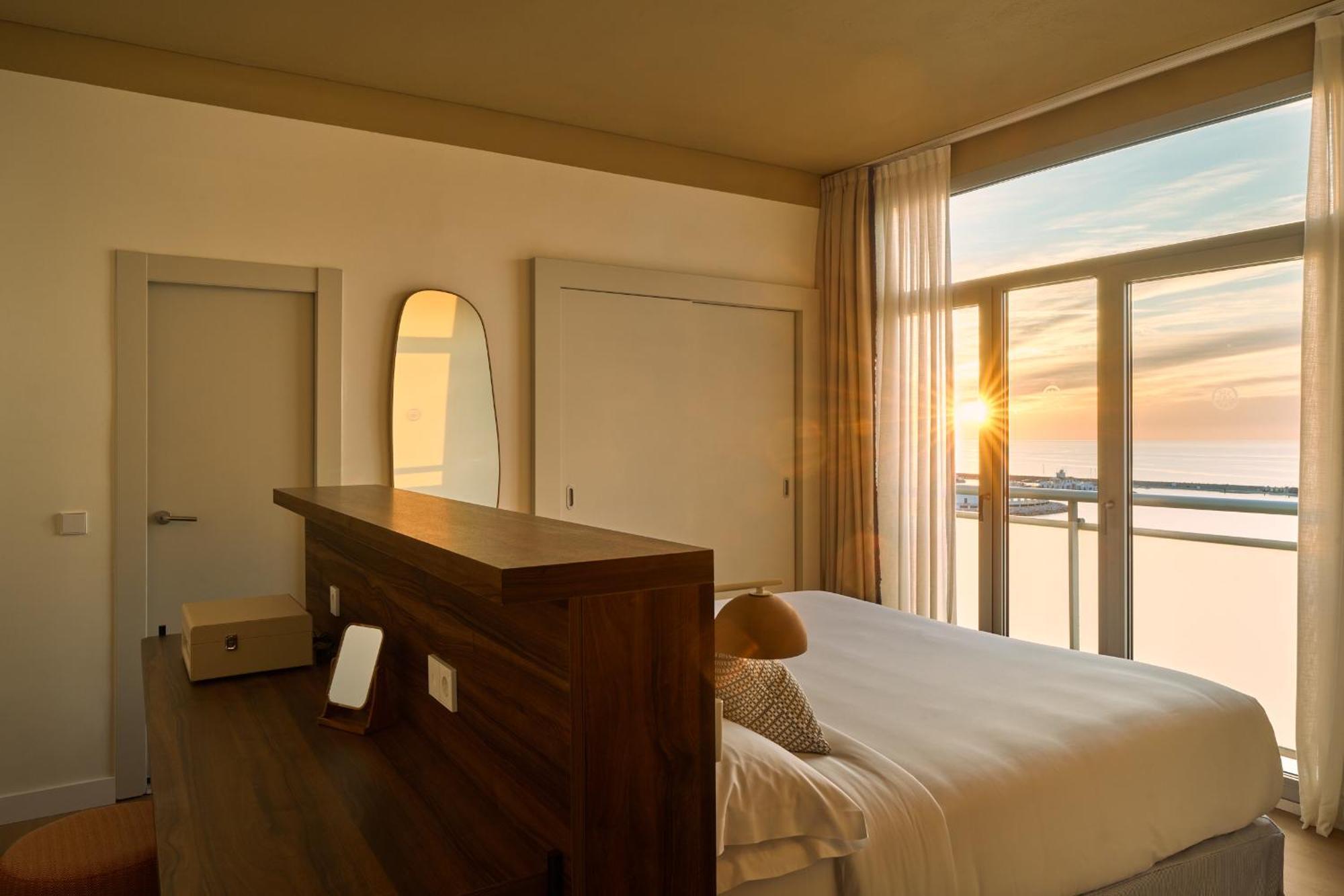 Riviera Suite,1765574619:JPEG