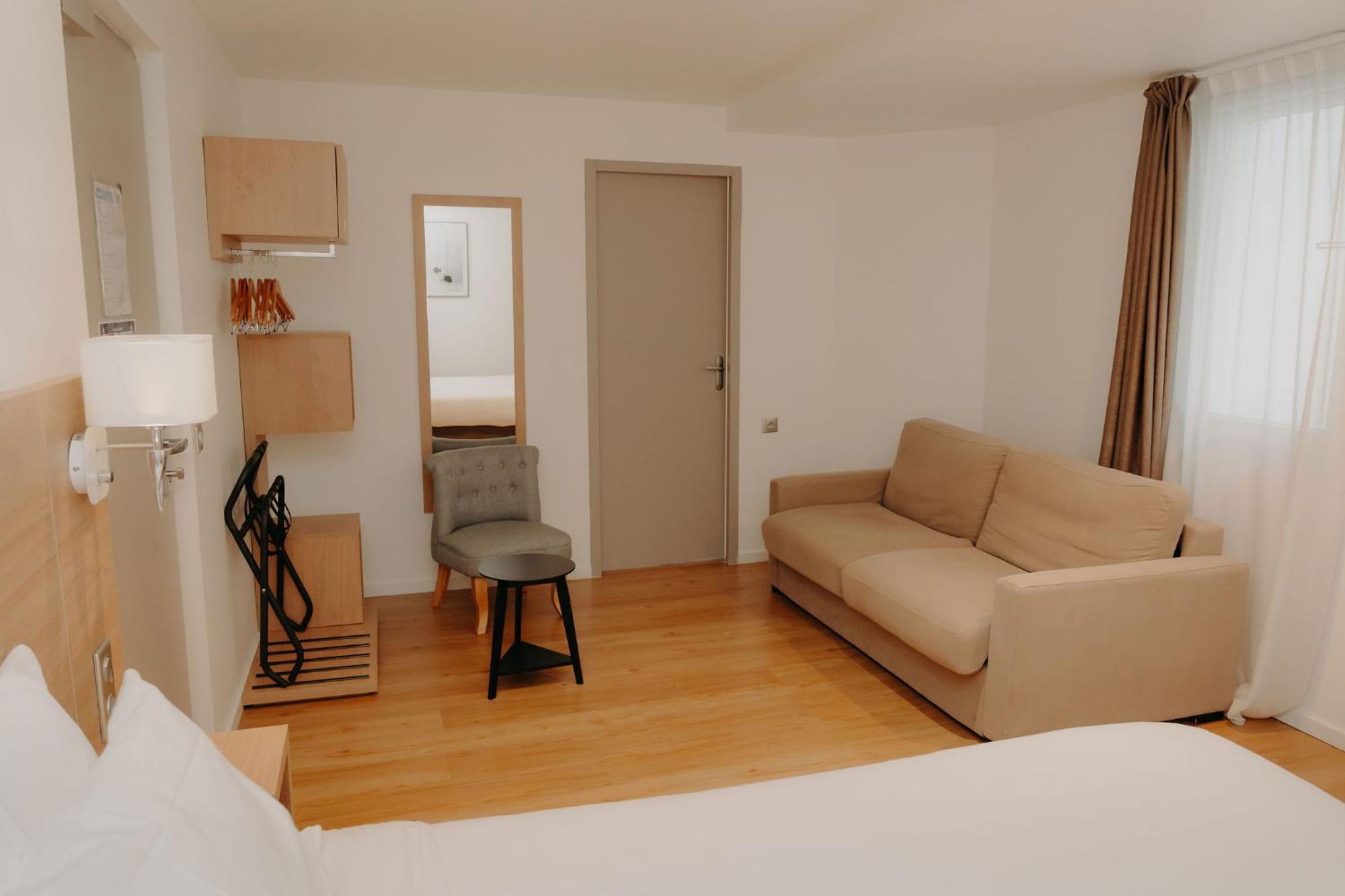 Quadruple Room 1 Double Bed 1 Double Sofa Bed
