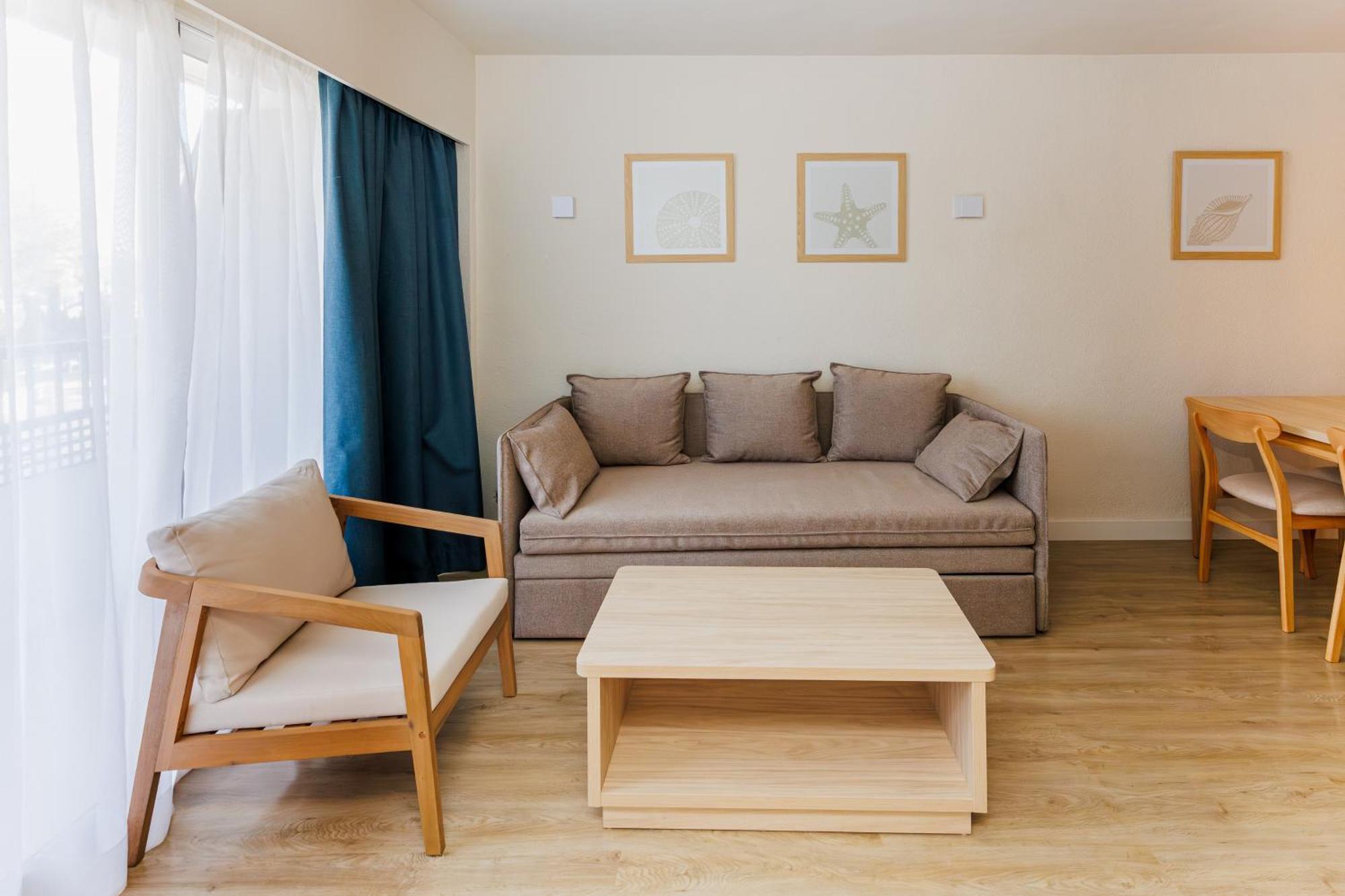 One-Bedroom Family Apartment