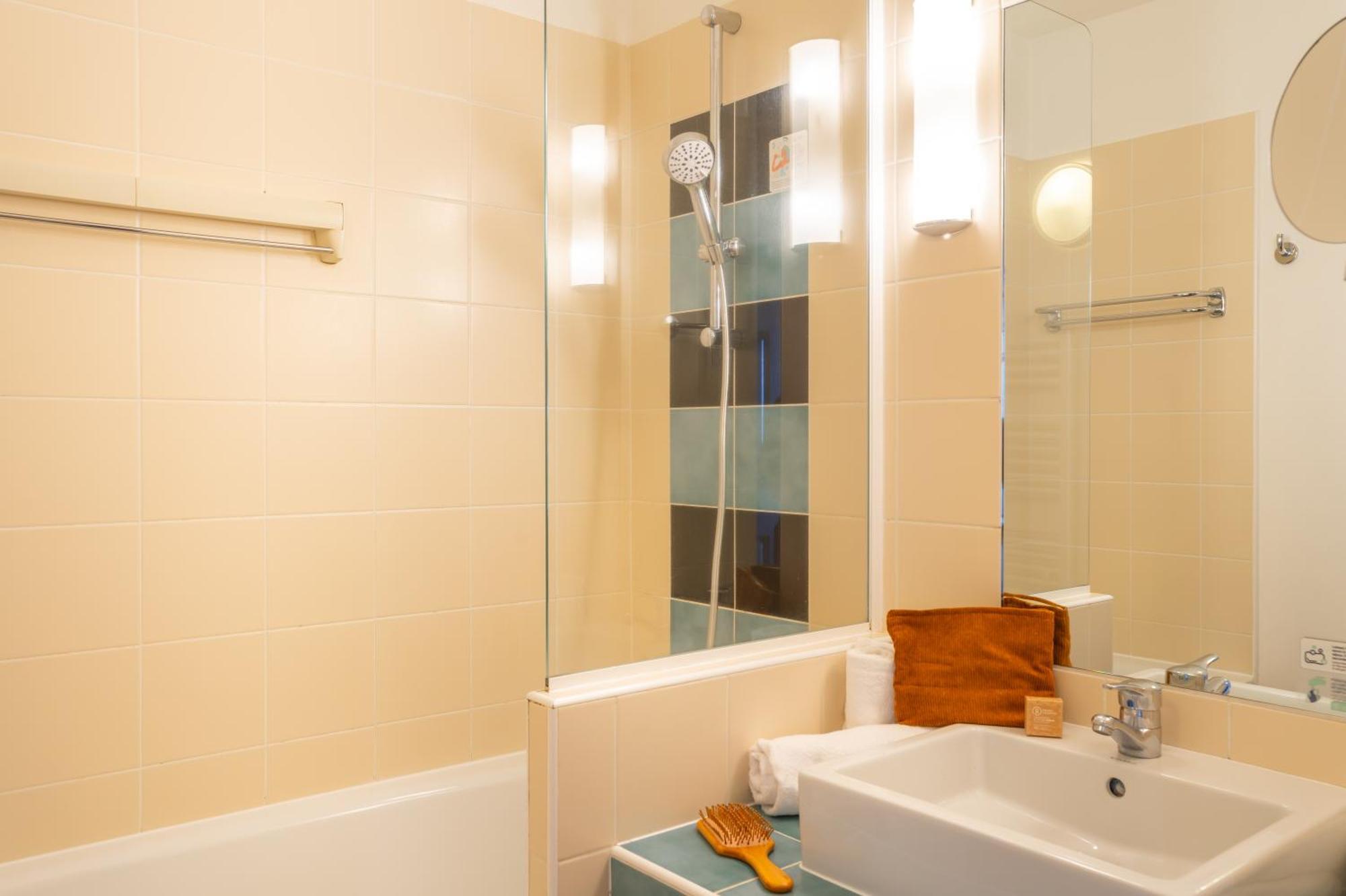 Superior One-Bedroom Apartment Terrace or Balcony