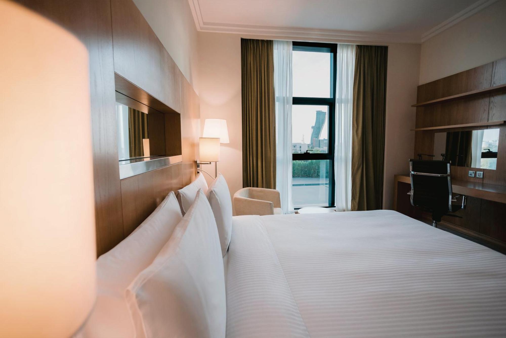 Chambre Lit King-Size Standard Non-Fumeurs - Vue sur Ville