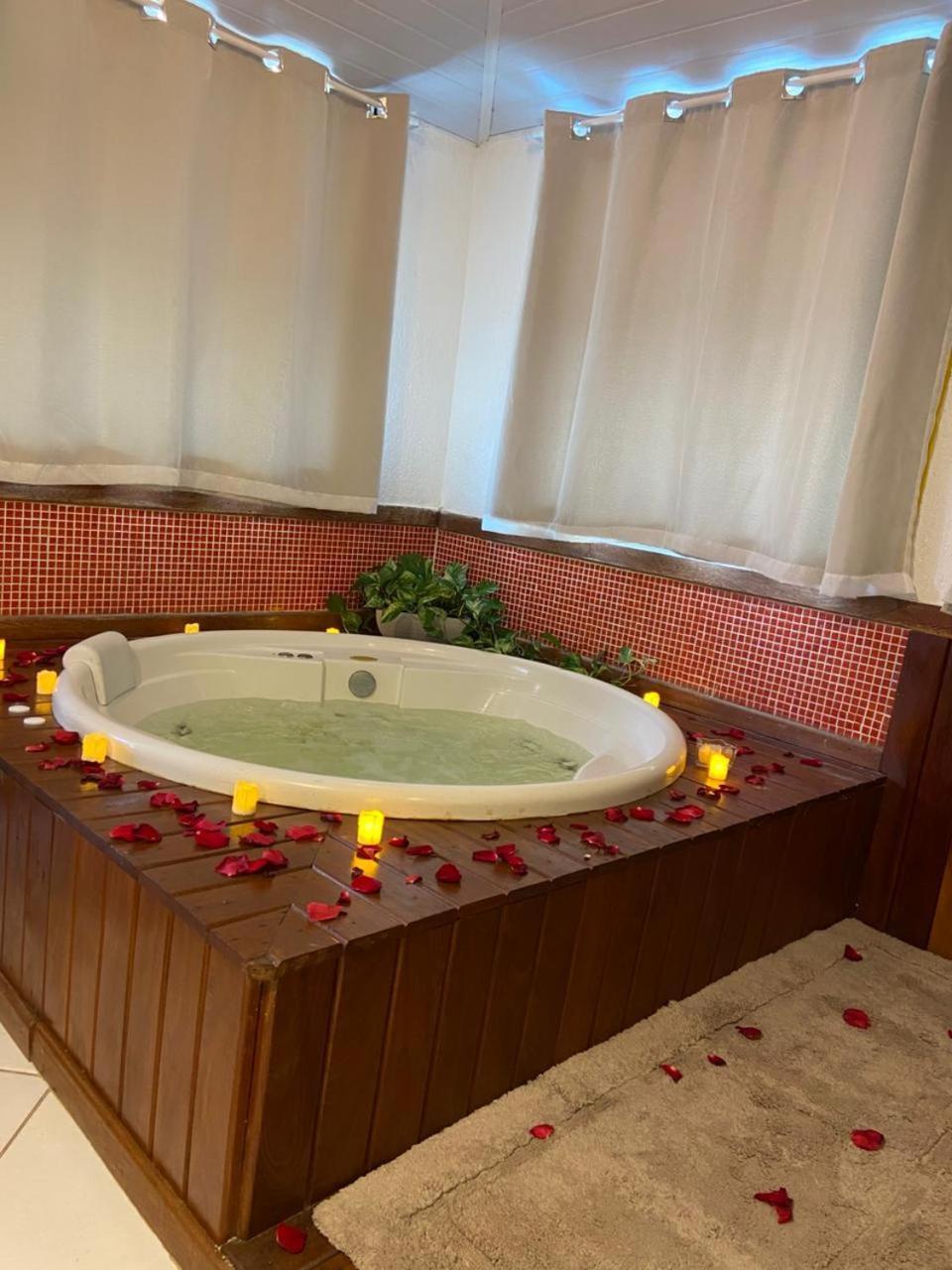 Deluxe Suite Spa Bath
